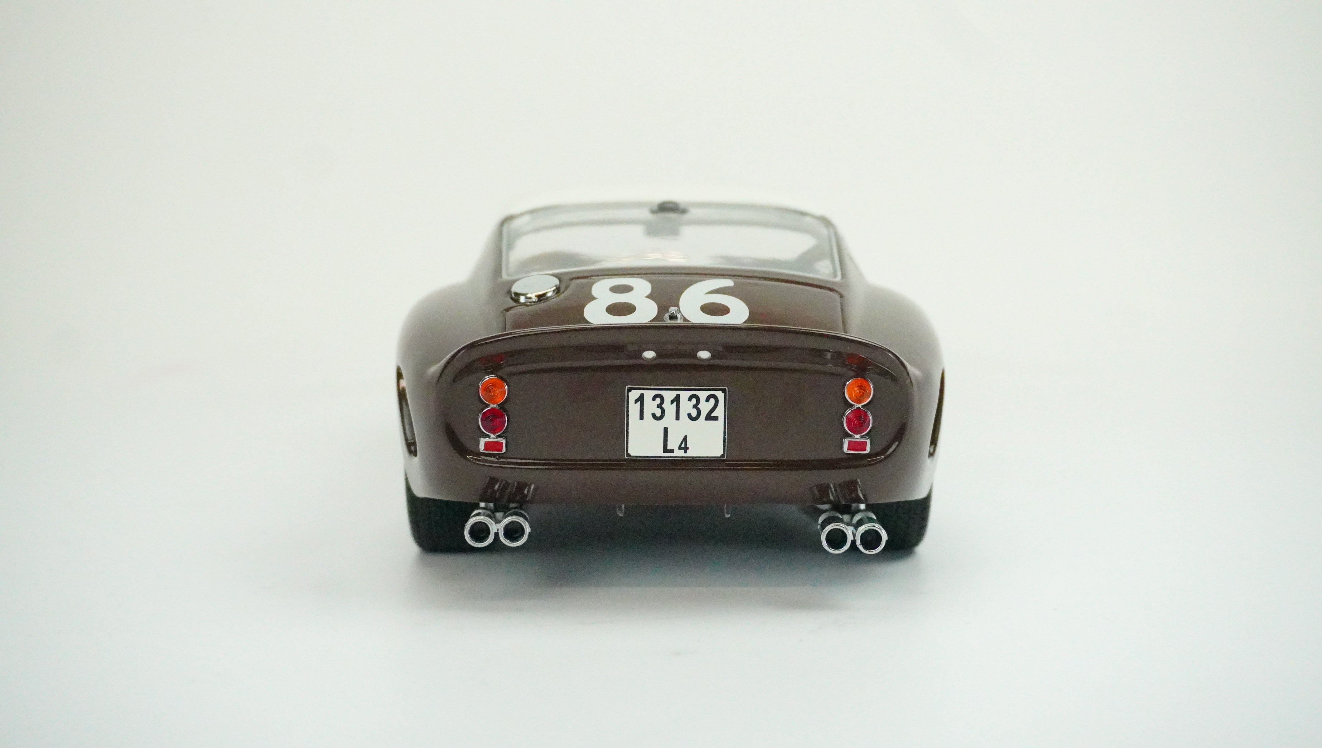 Ferrari 250 GTO Nr.86 (ohne Box) 1:18