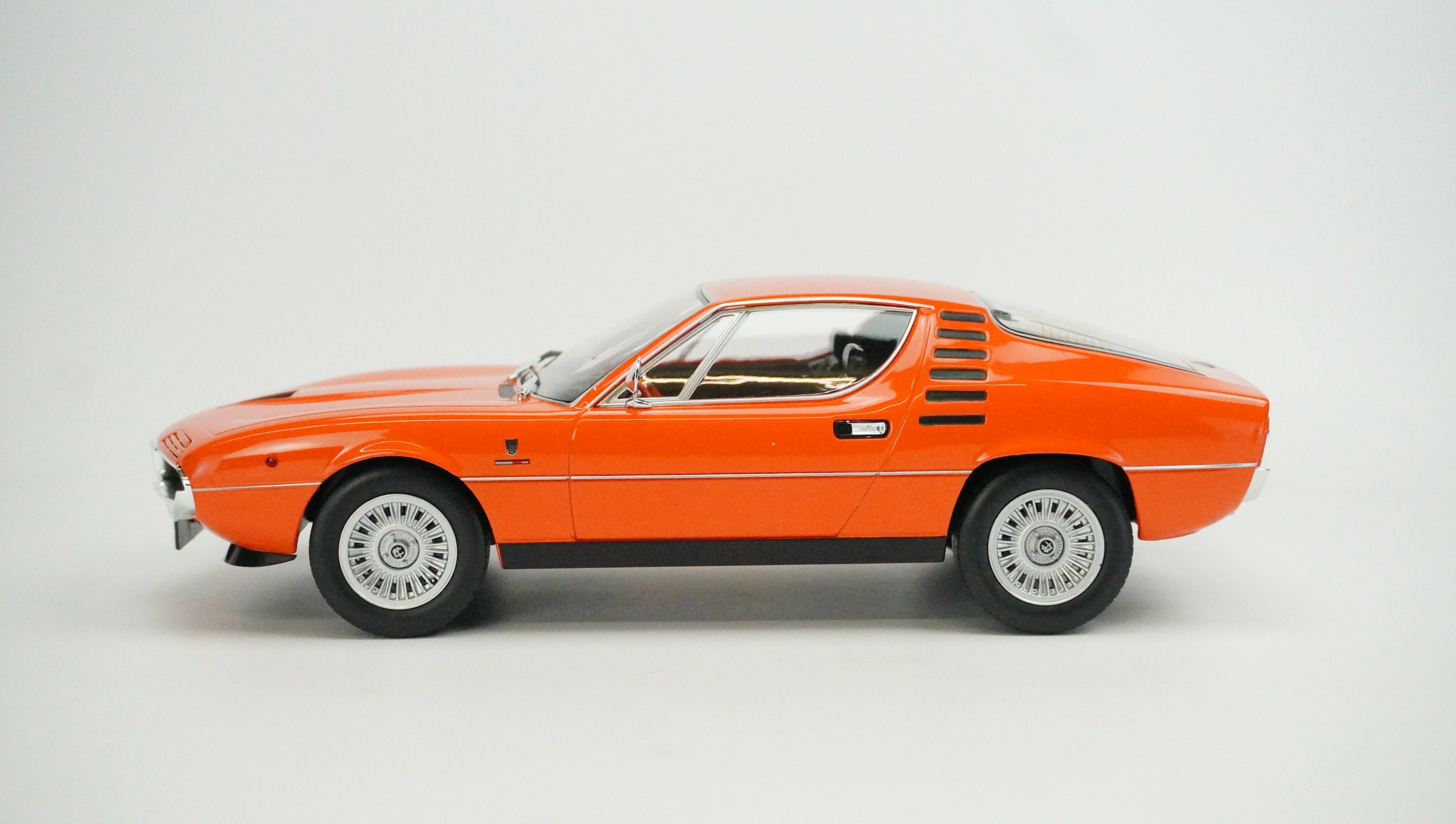 Alfa Romeo Montreal 1970 1:18