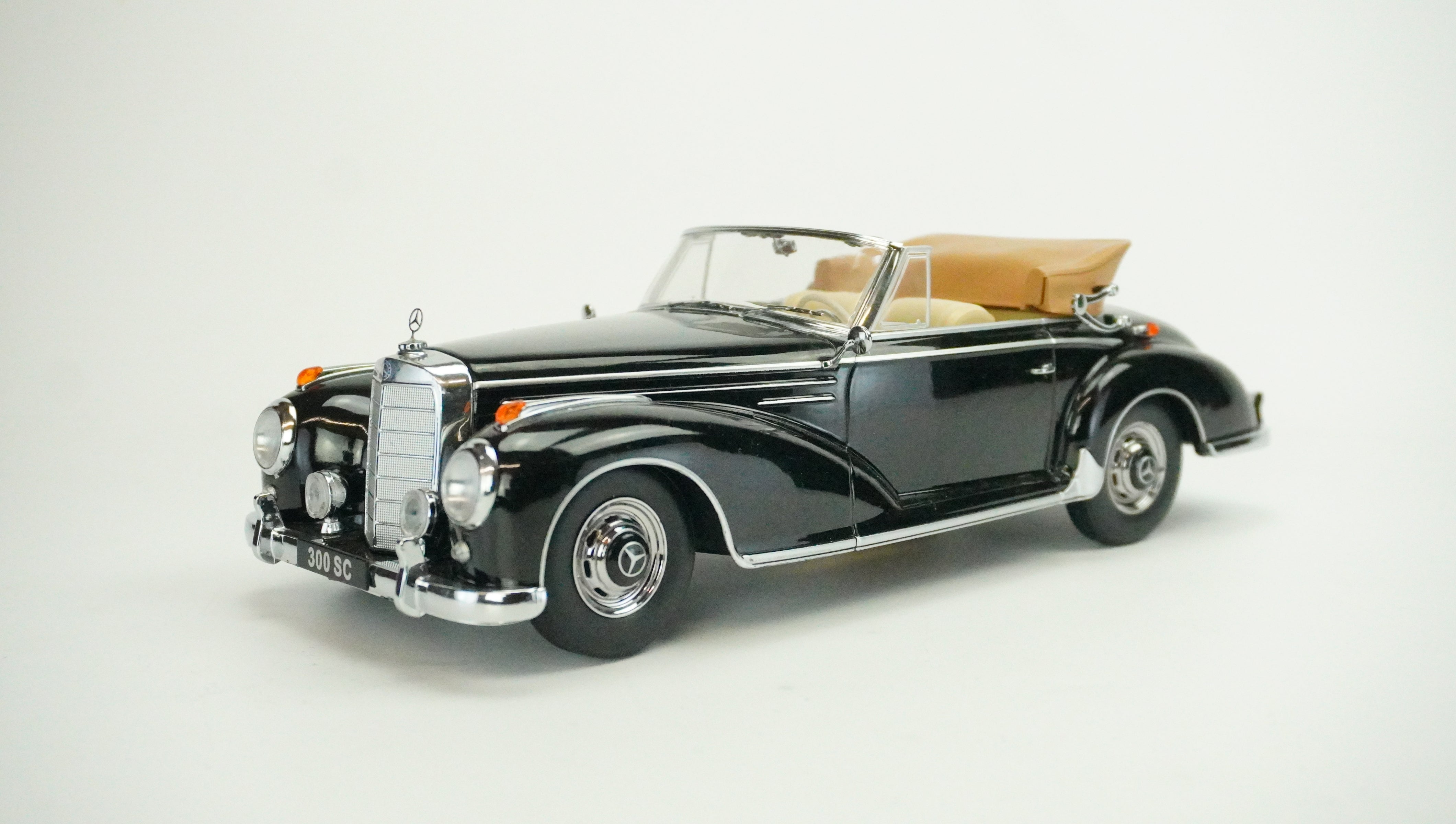Mercedes Benz 300SC Cabrio (no box) 1957 1:18
