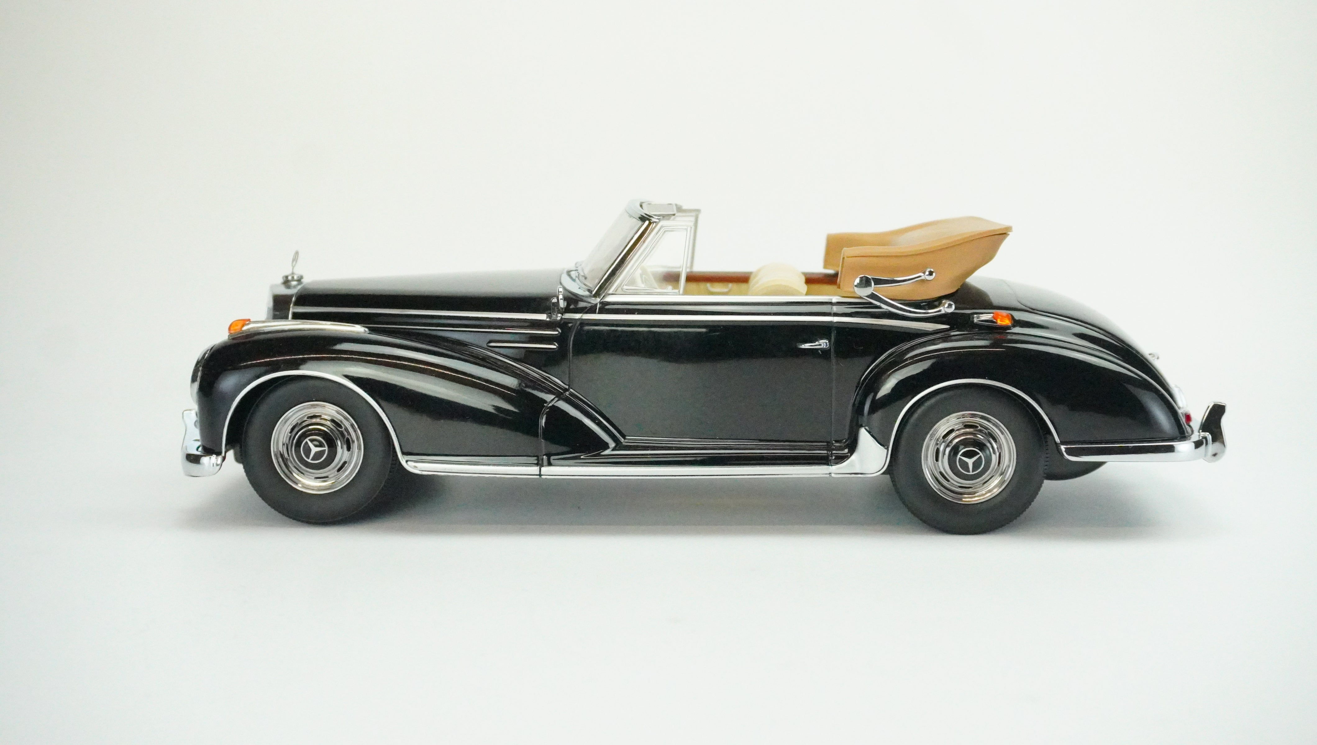 Mercedes Benz 300SC Cabrio (no box) 1957 1:18