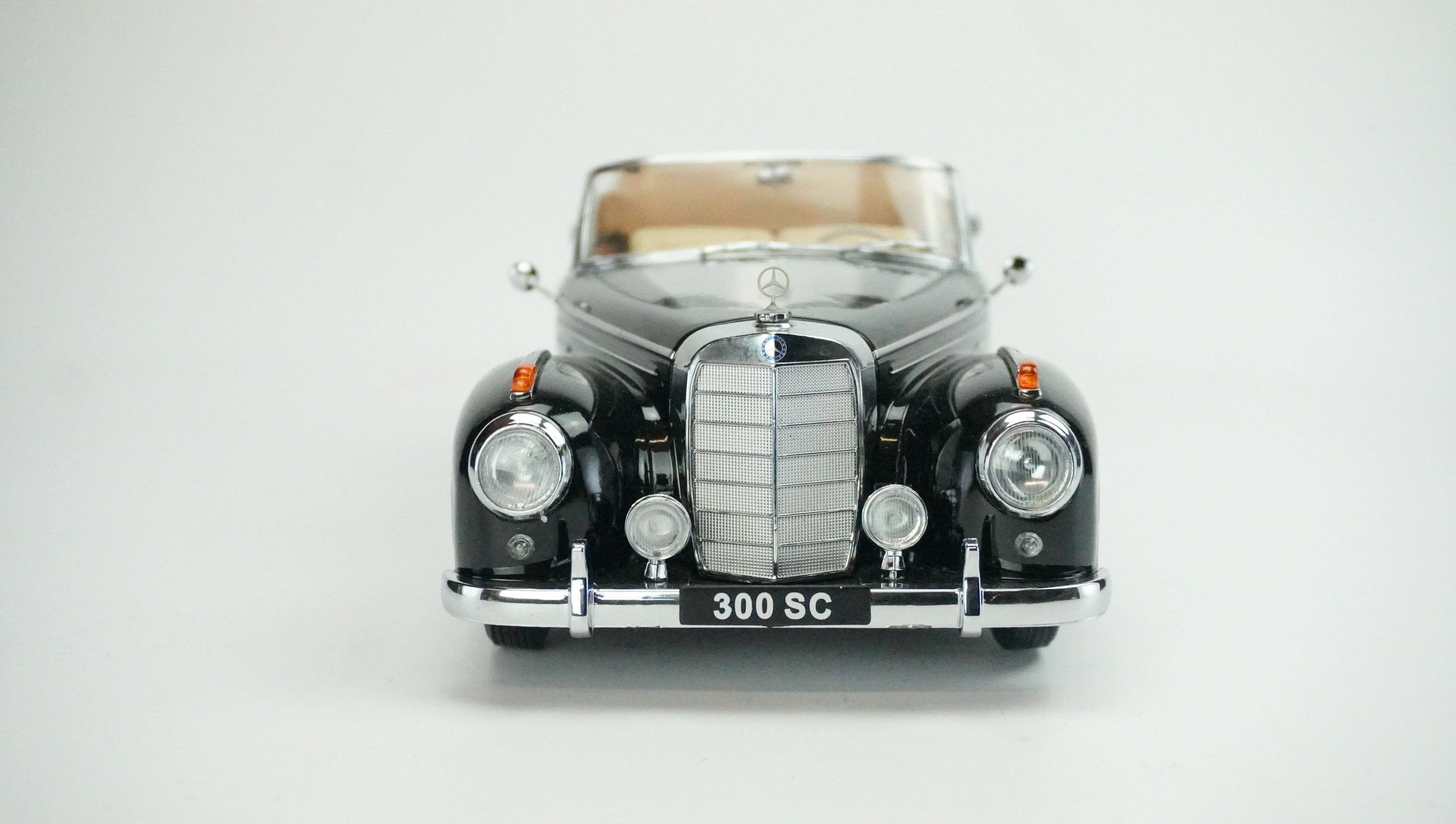 Mercedes Benz 300SC Cabrio (no box) 1957 1:18