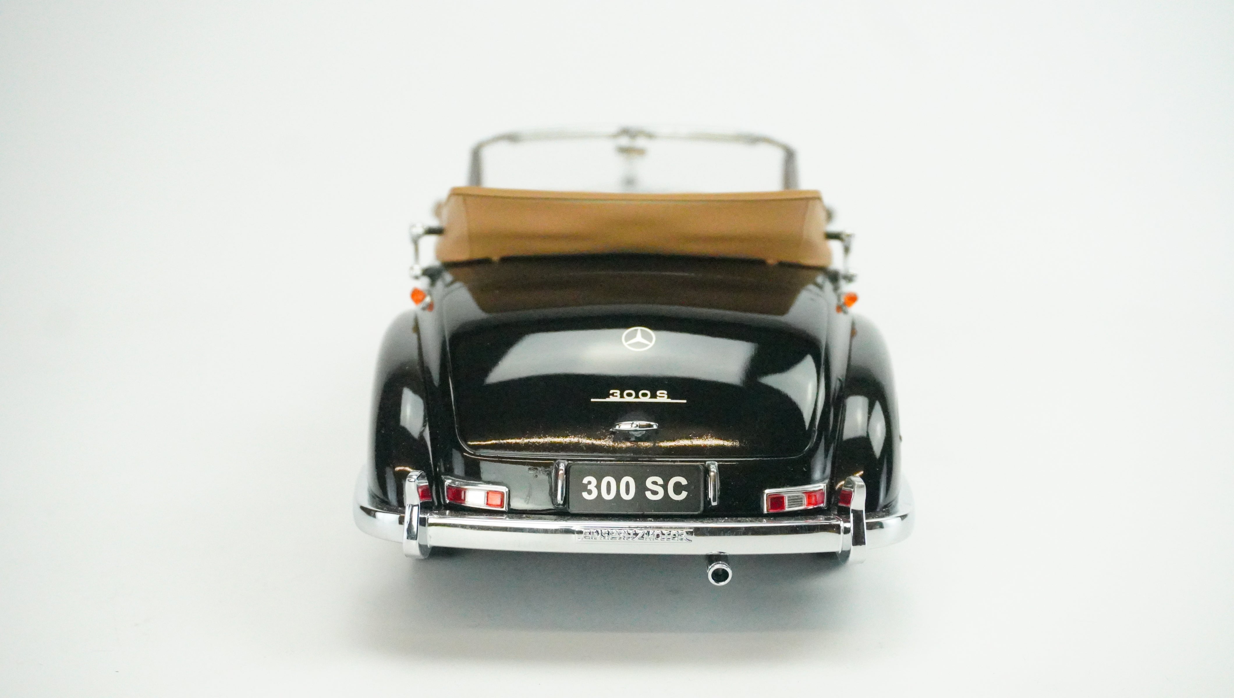Mercedes Benz 300SC Cabrio (no box) 1957 1:18