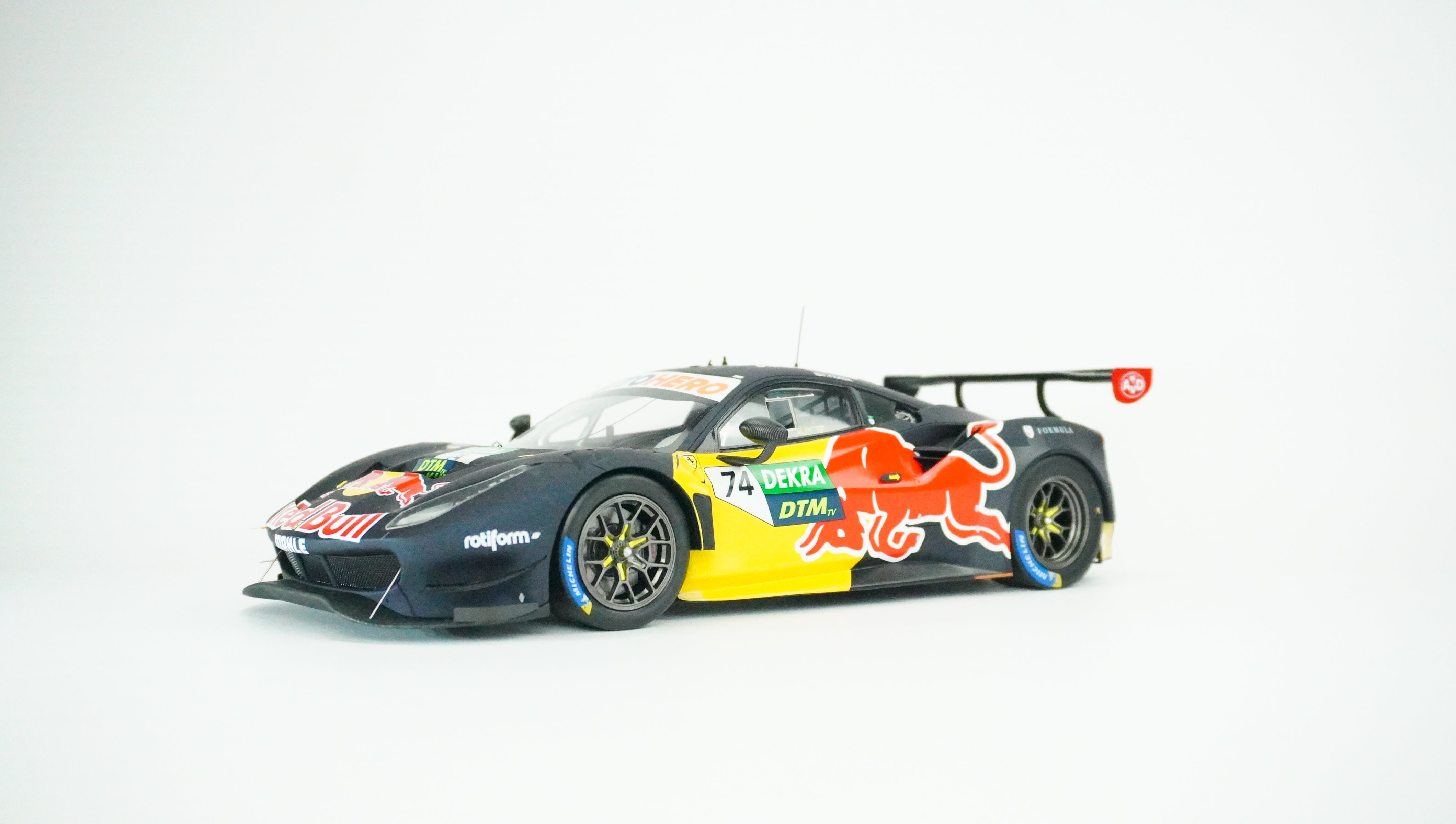 Ferrari 488 GT3 Evo 74 Red Bull 1:18