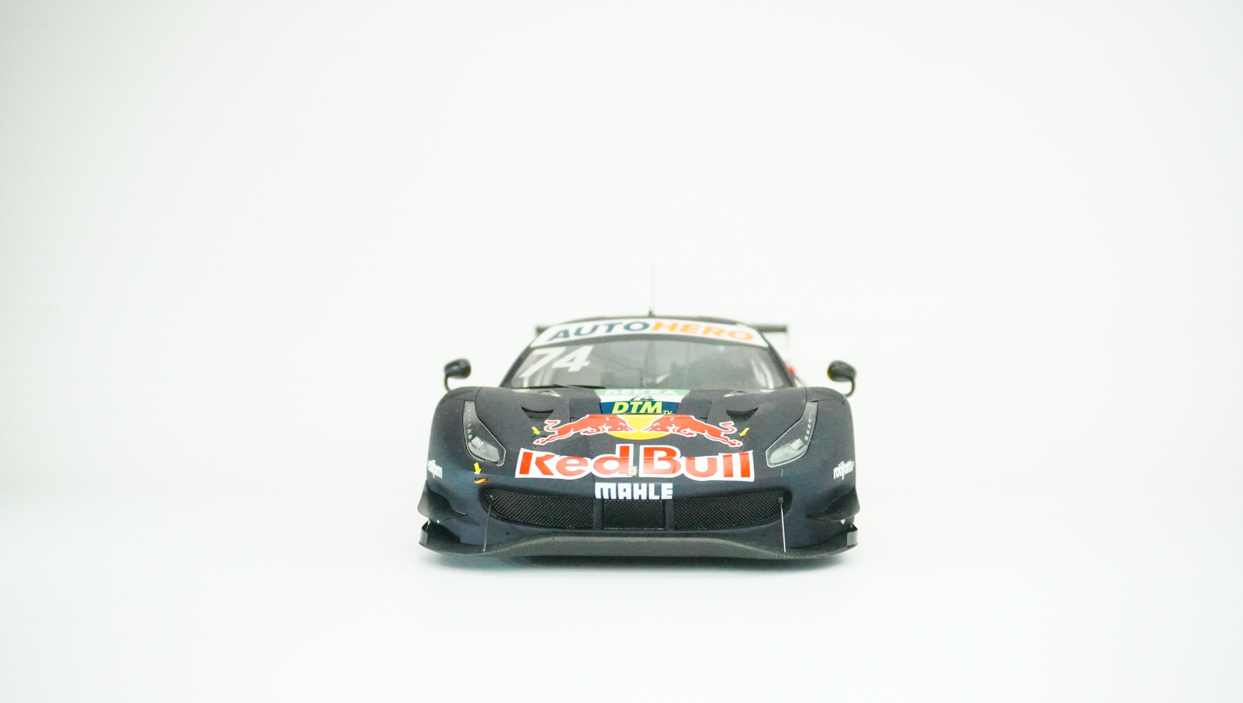 Ferrari 488 GT3 Evo 74 Red Bull 1:18