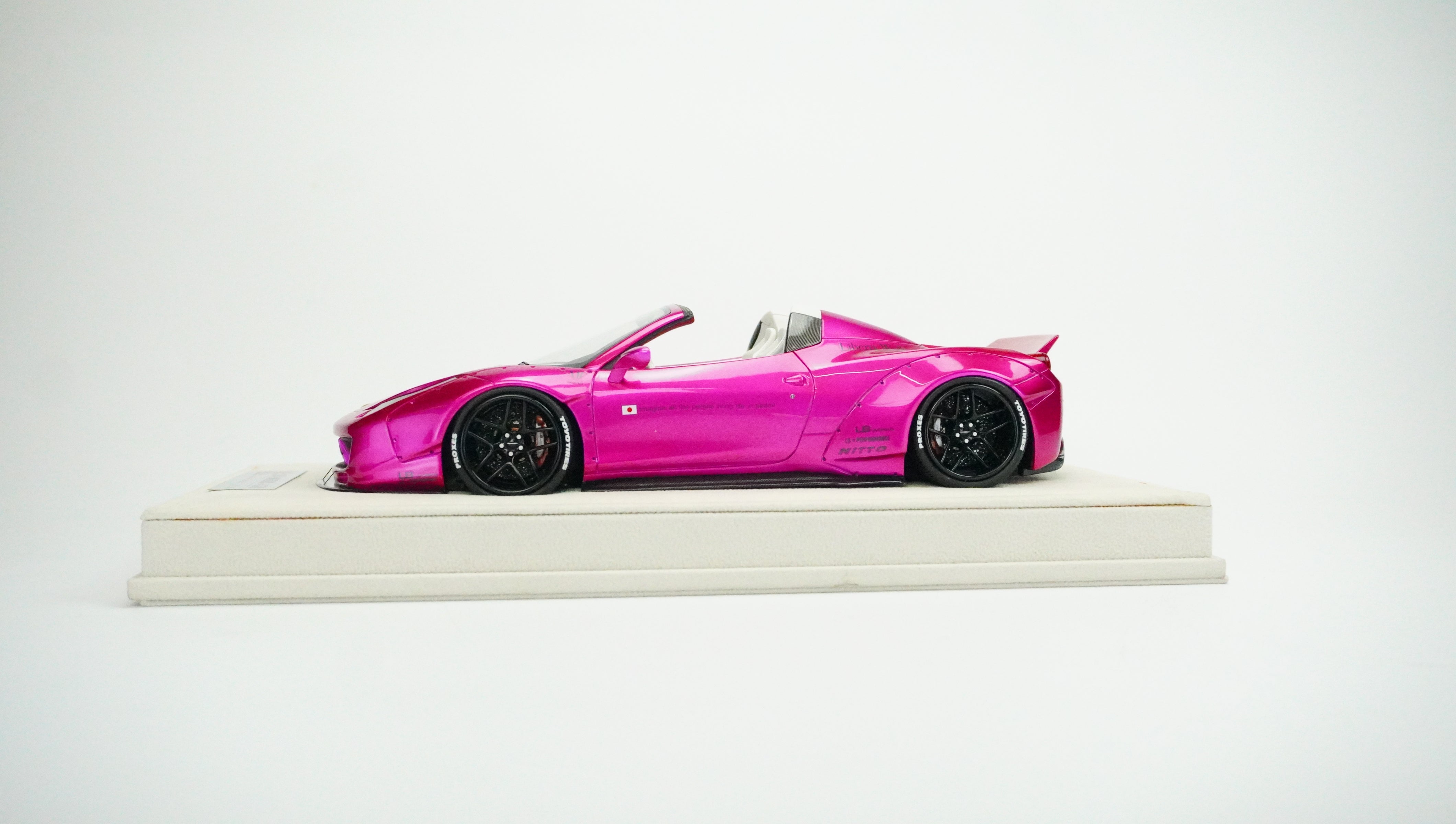 Ferrari 458 LB-Works Spider Limited (incl. Showcase) 1:18