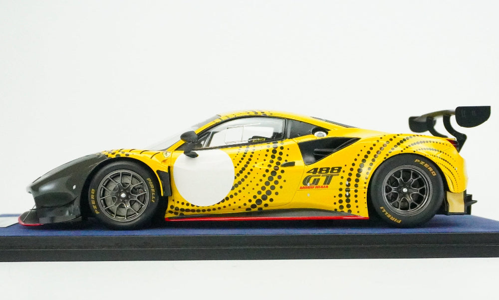 Ferrari 488 GT Modificata (incl. Showcase) 1:18