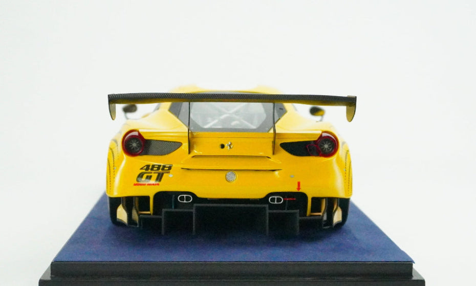 Ferrari 488 GT Modificata (incl. Showcase) 1:18