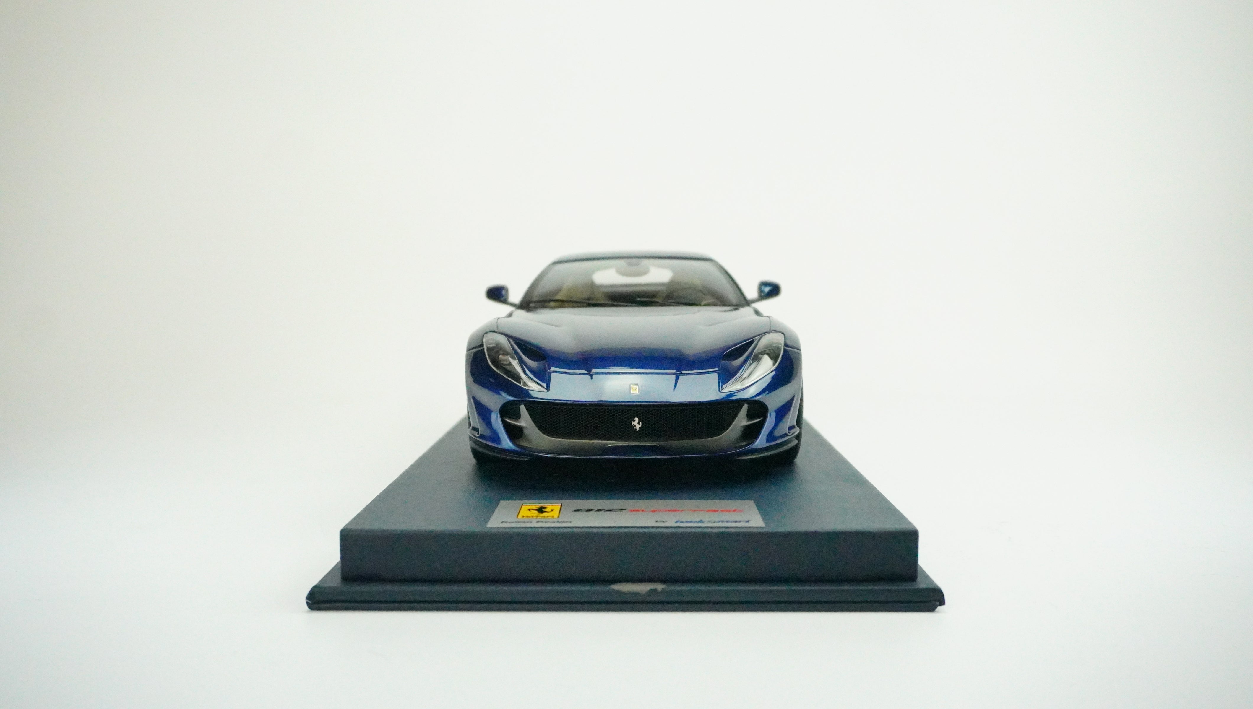 Ferrari 812 Superfast (incl. Showcase) 1:18