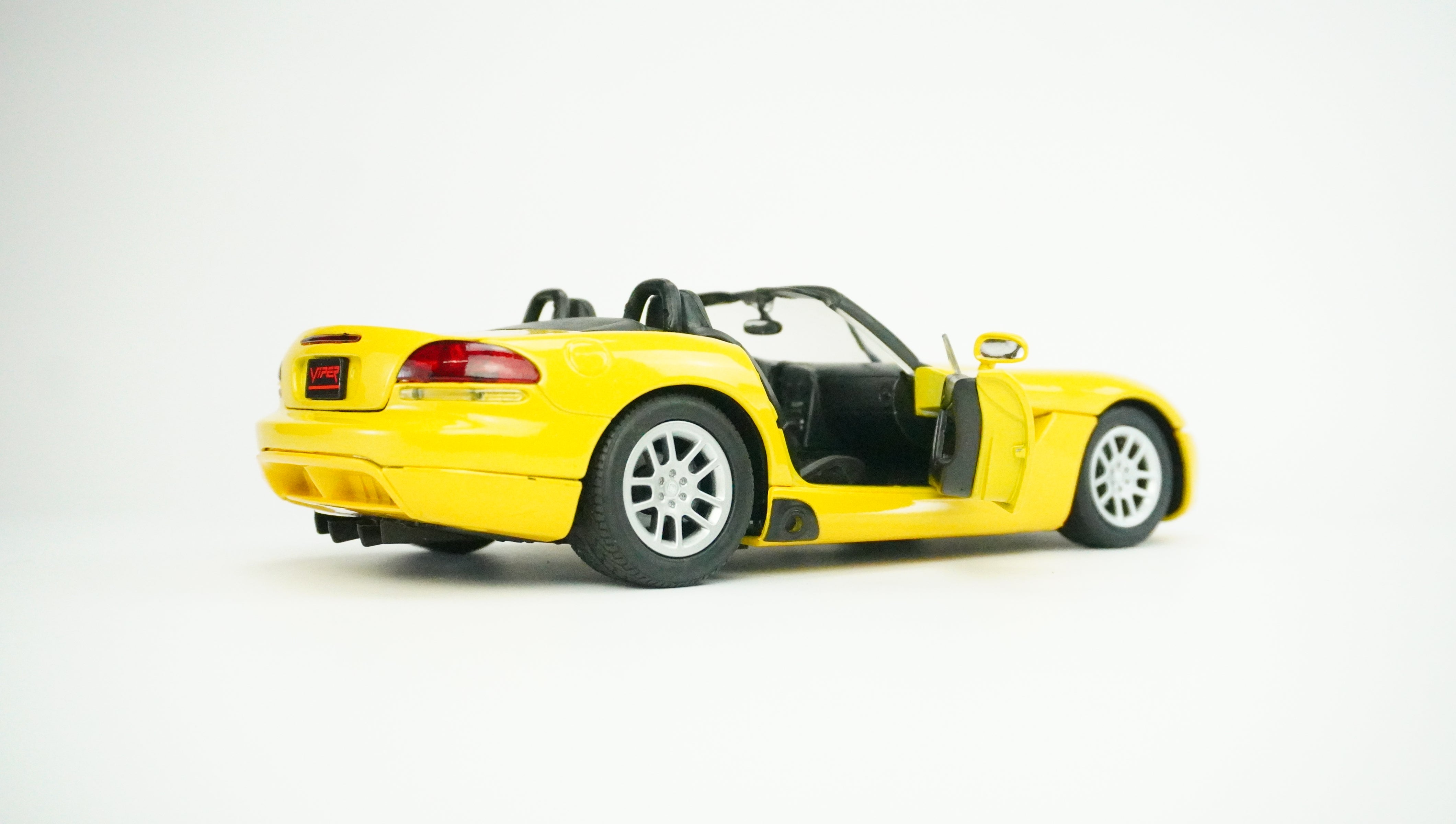 Dodge Viper-SRT-10 Cabrio (ohne Verpackung) 1:18
