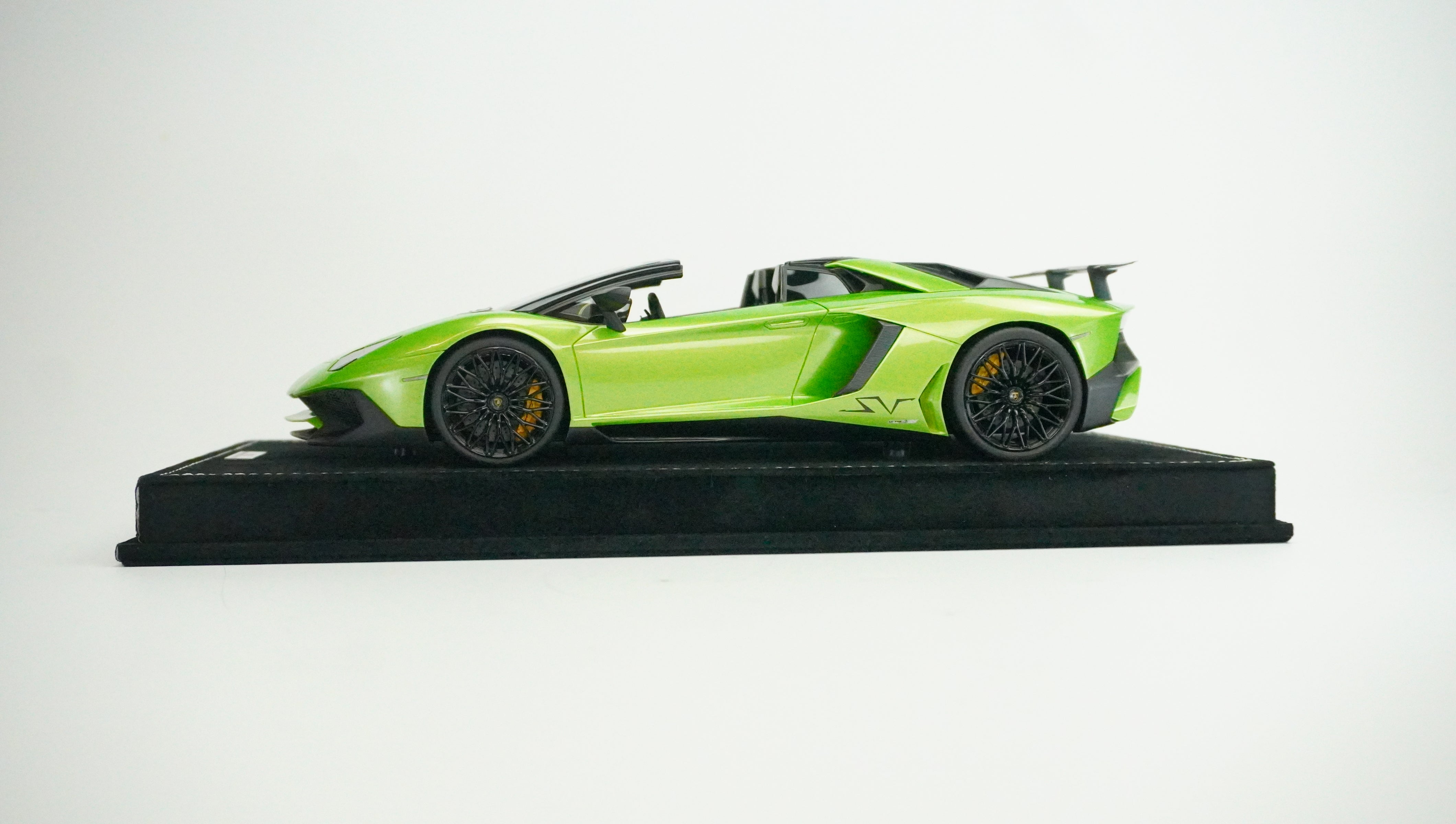 Lamborghini Aventador LP750-4 Limited (incl. Showcase) 2016 1:18