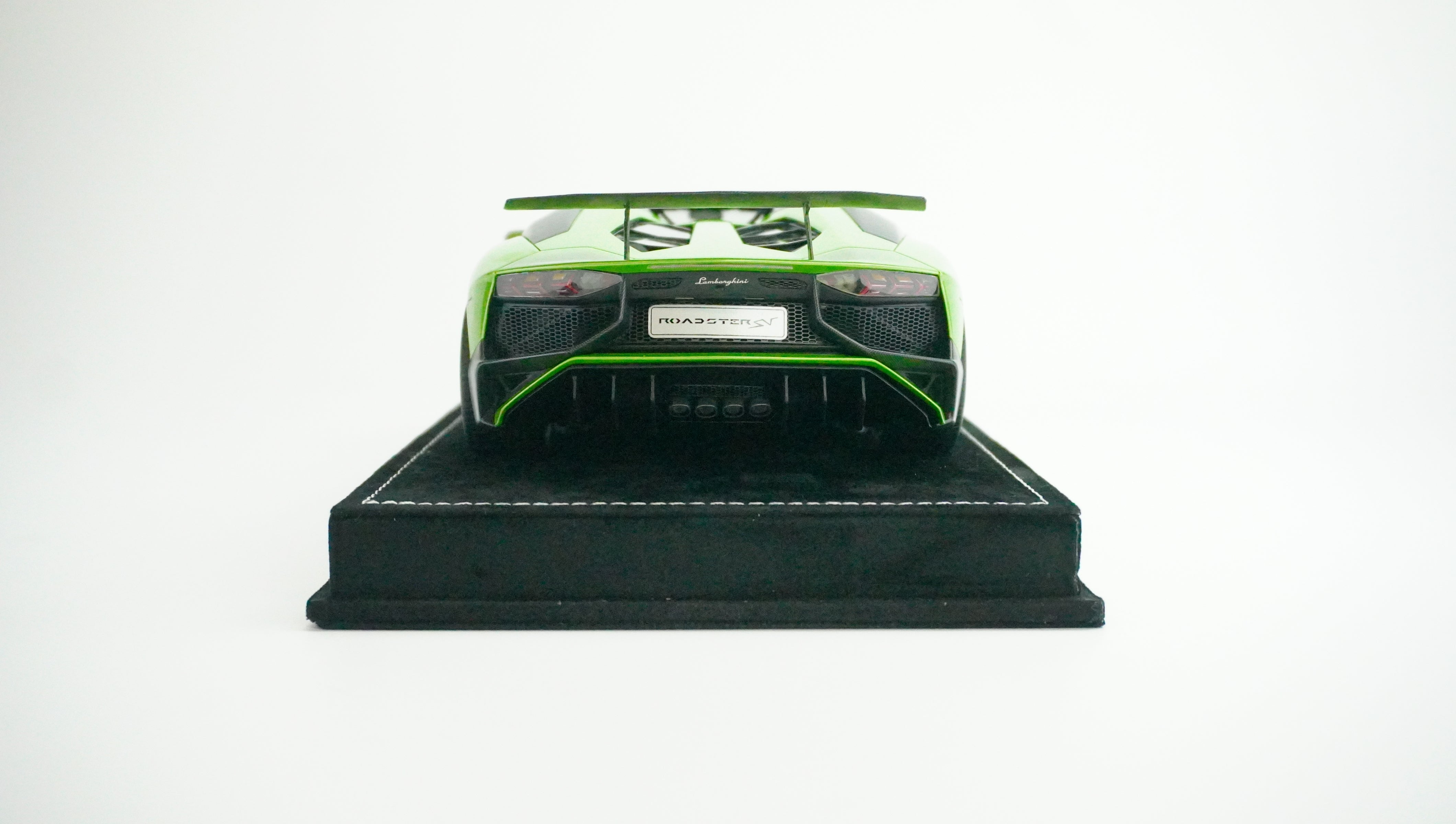 Lamborghini Aventador LP750-4 Limited (incl. Showcase) 2016 1:18