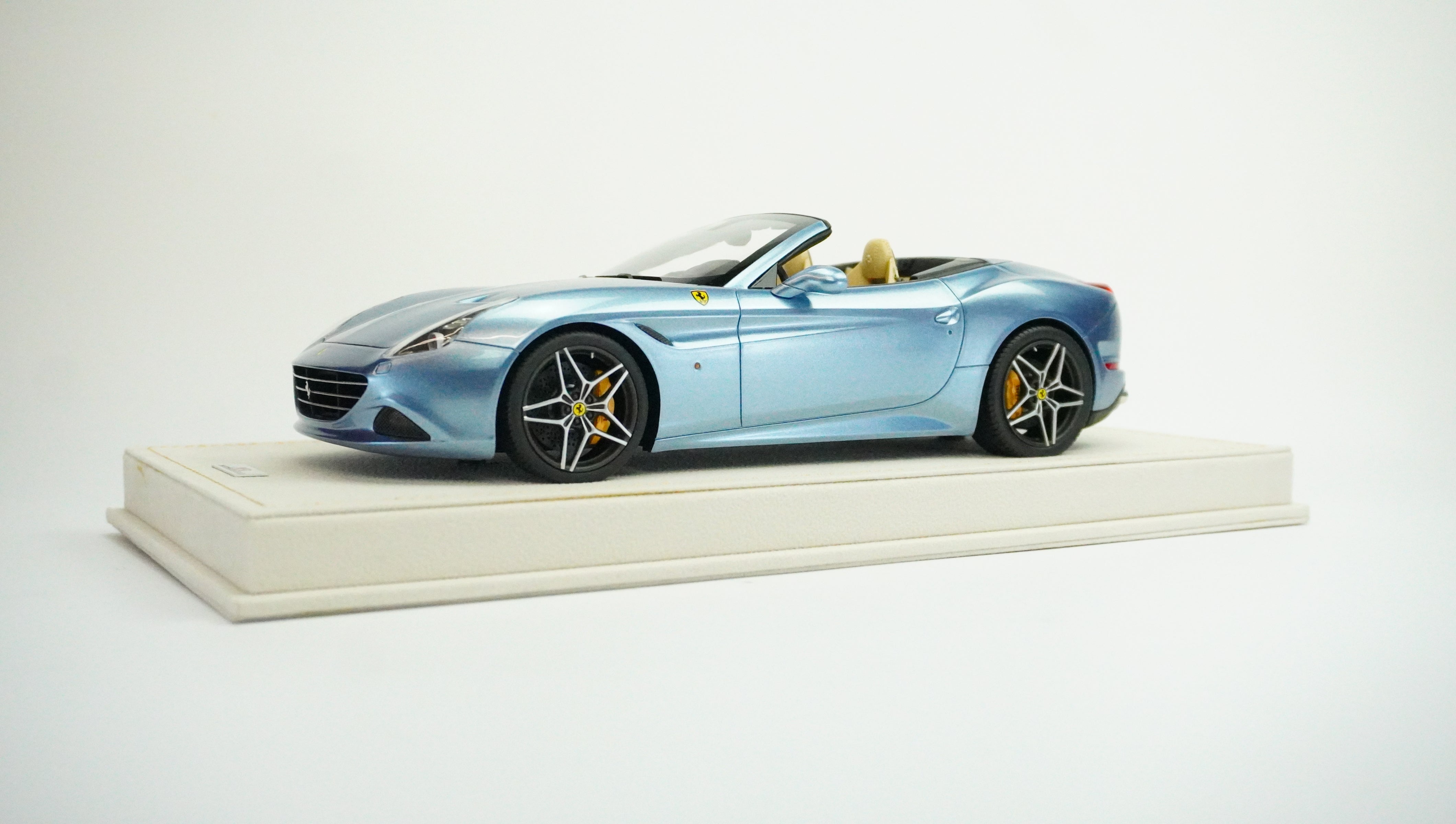 Ferrari California T Cabrio Limited (incl. Showcase) 2015 1:18