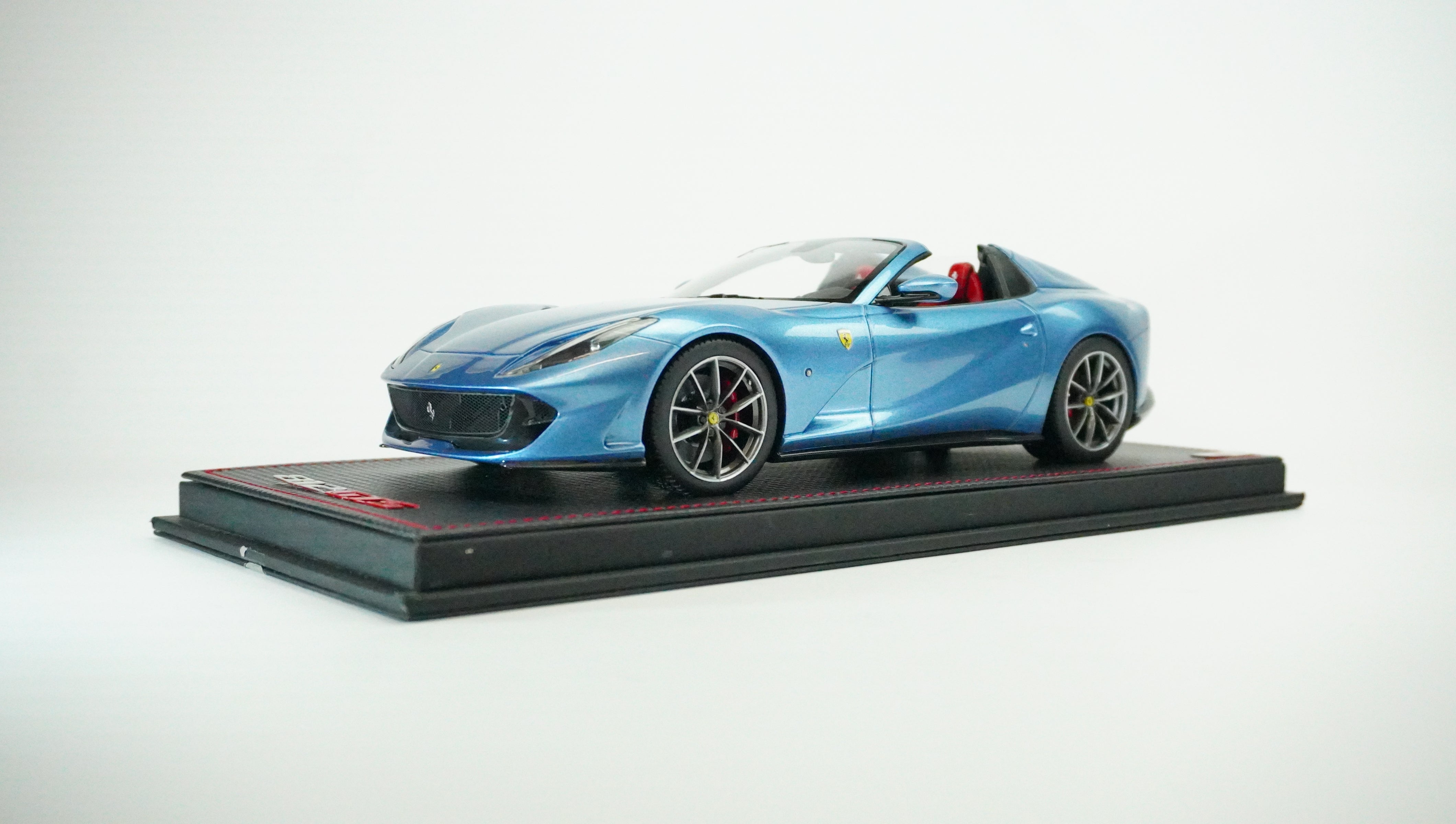 Ferrari 812 GTS Spider Limited (incl. Showcase) 2021 1:18