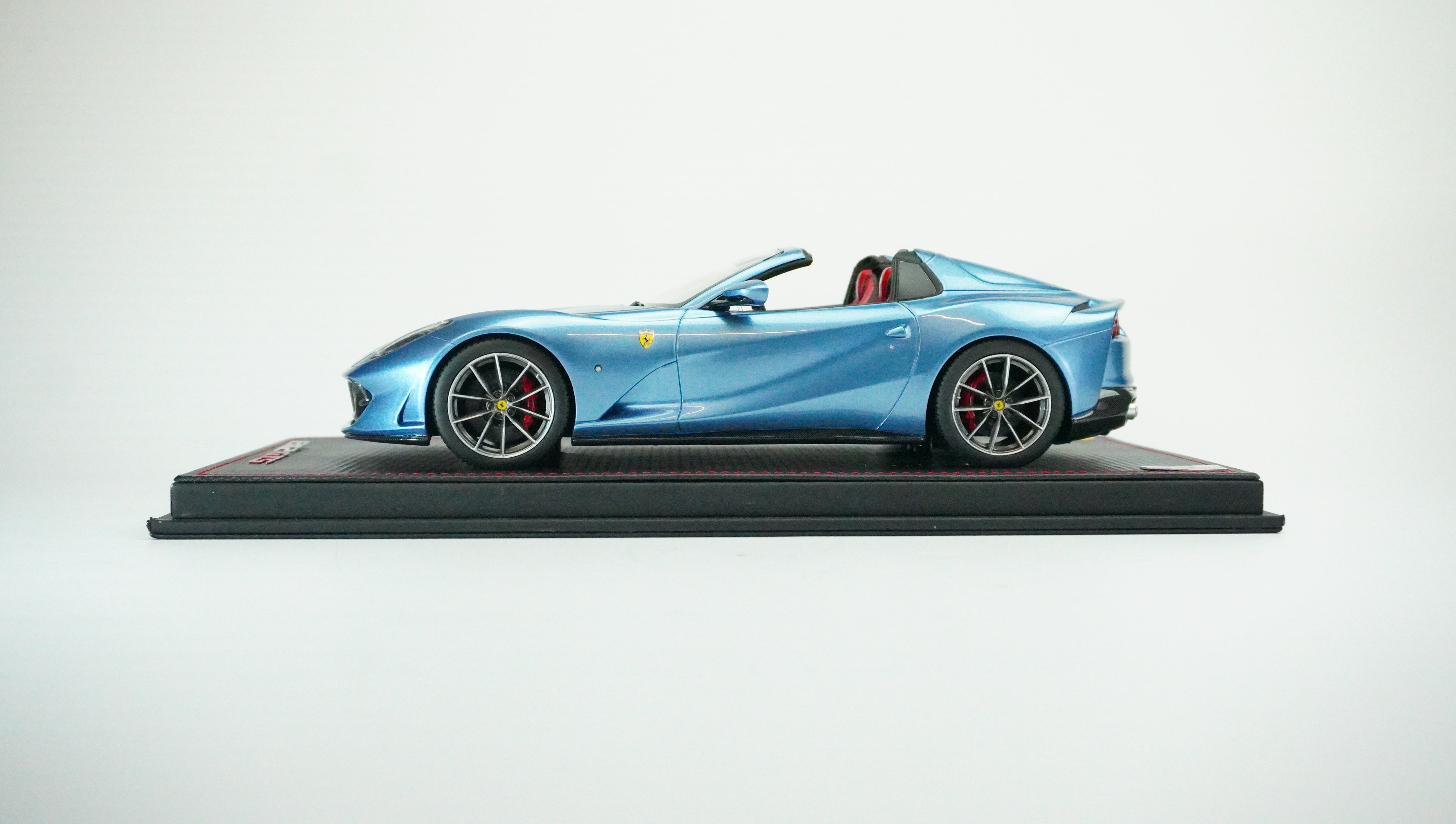 Ferrari 812 GTS Spider Limited (incl. Showcase) 2021 1:18