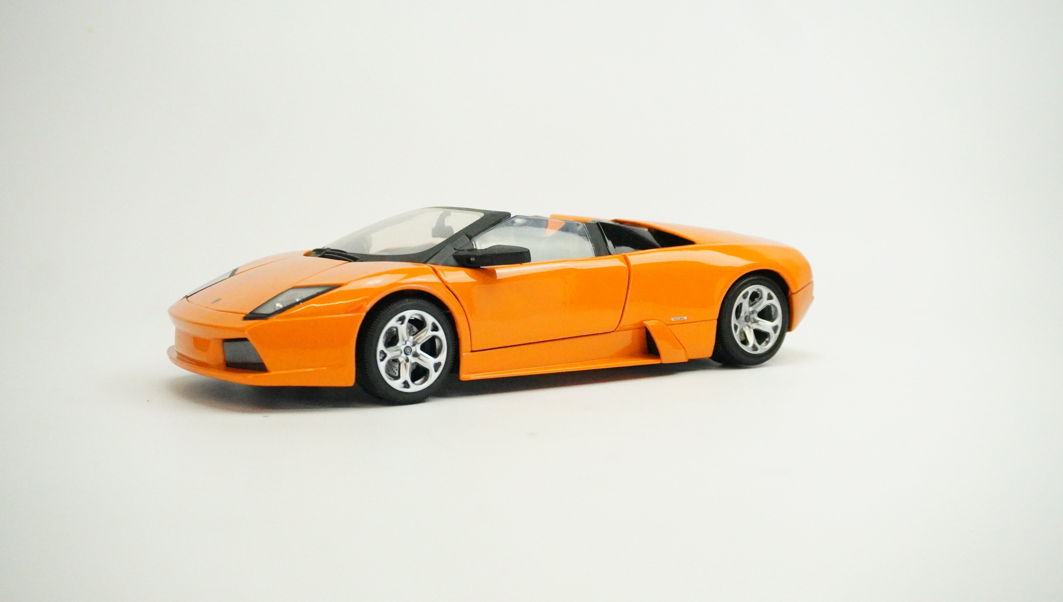 Lamborghini Murcielago Roadster 1:18