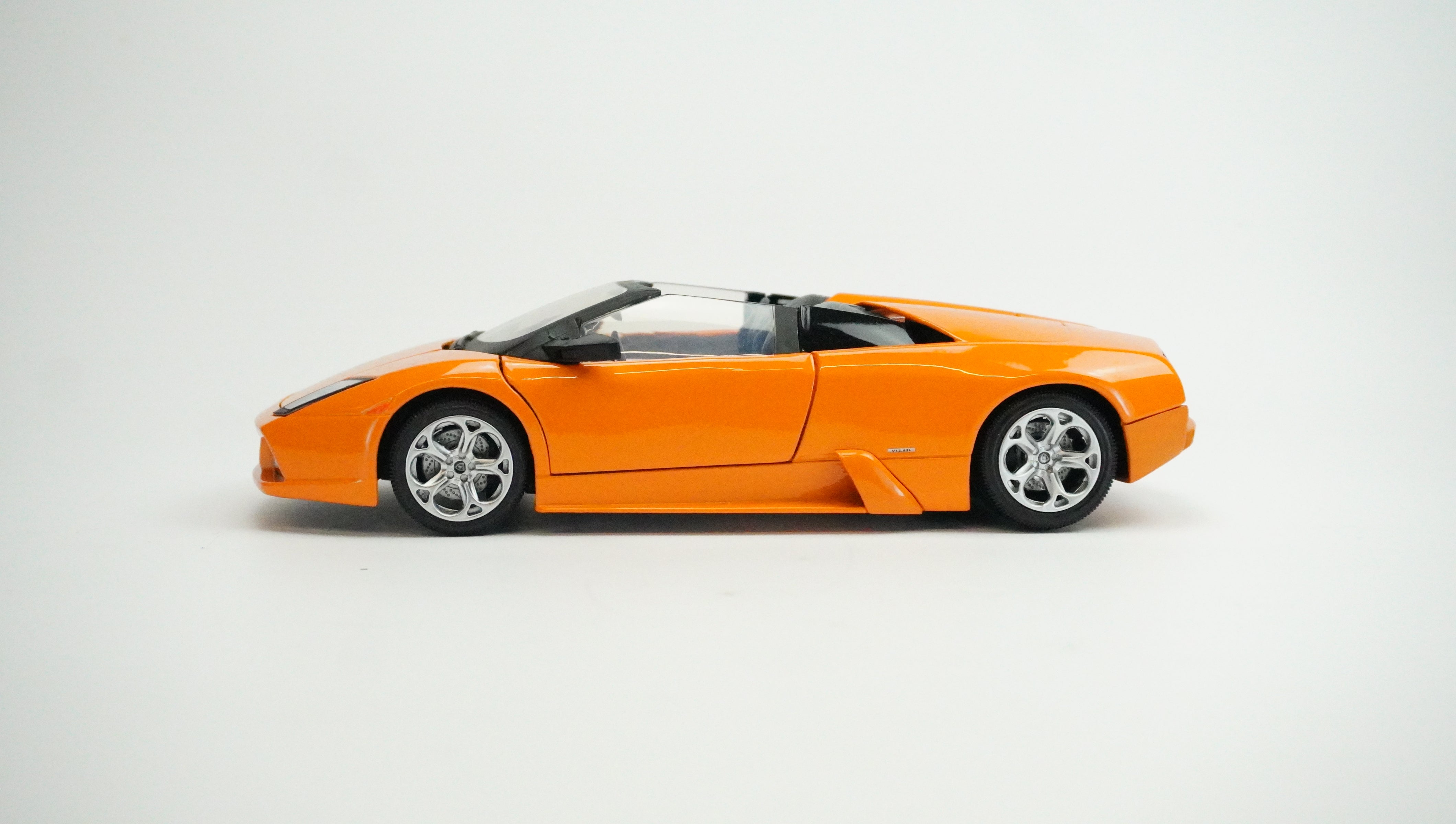 Lamborghini Murcielago Roadster 1:18
