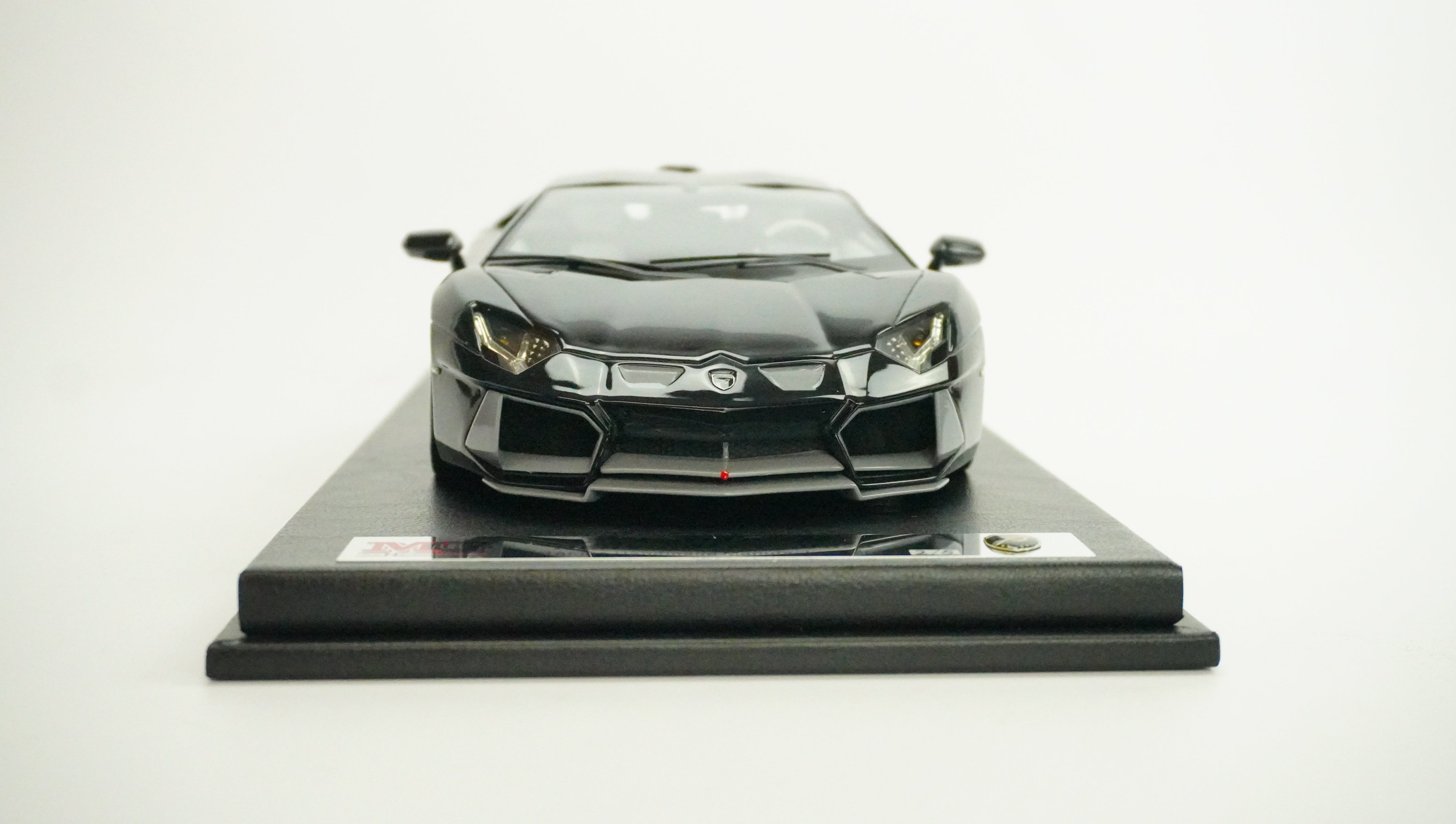 Lamborghini Nervudo LP700-4 Limited (incl. Showcase) 1:18