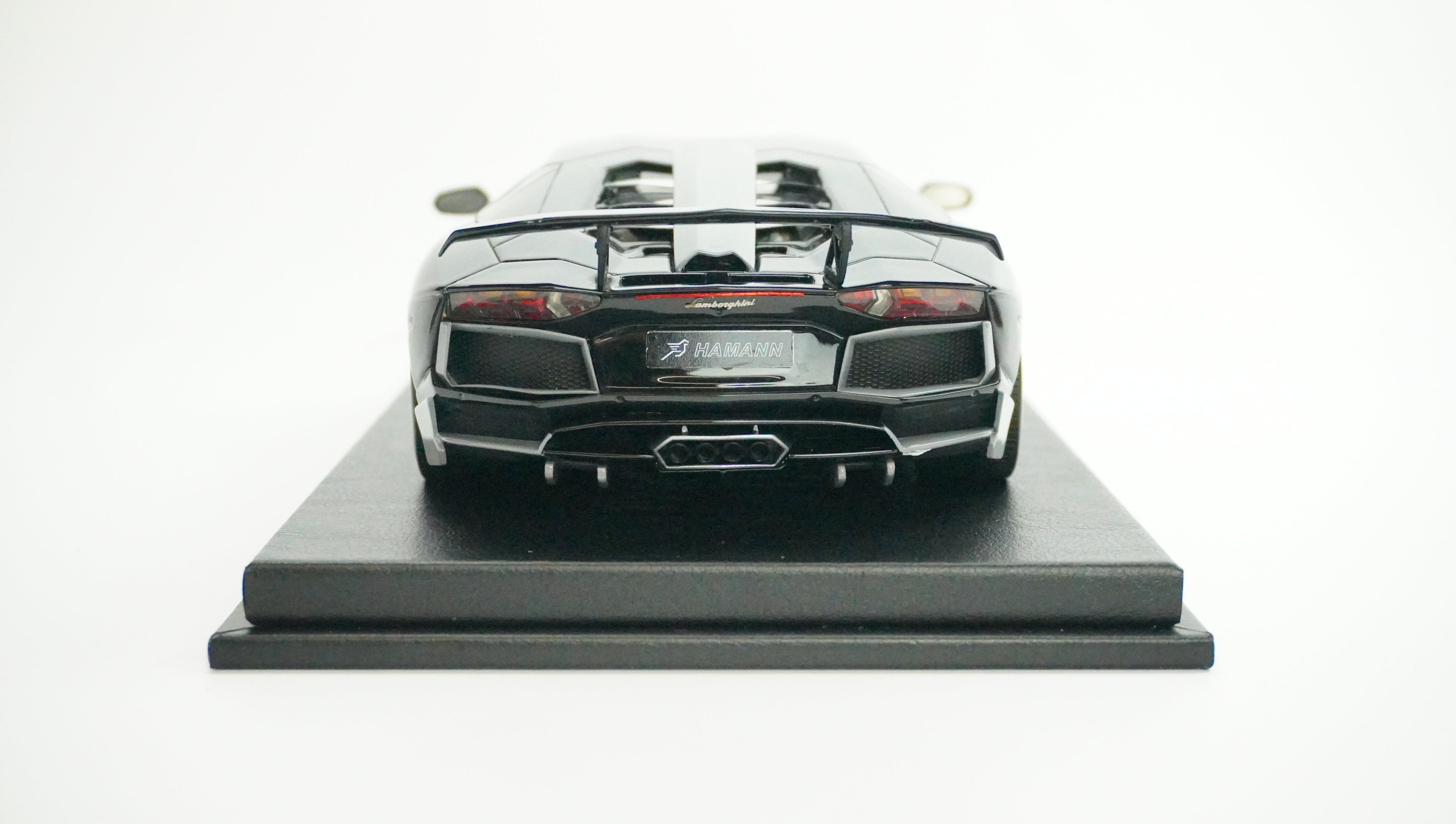 Lamborghini Nervudo LP700-4 Limited (incl. Showcase) 1:18