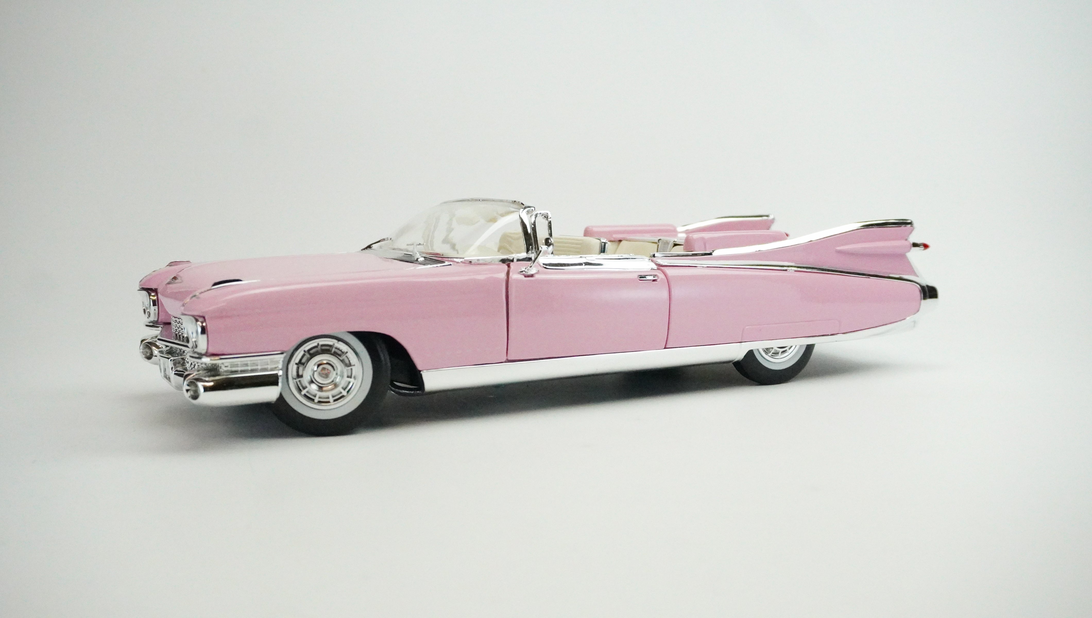 Cadillac Eldorado Elvis Convertible (without box) 1959 1:18