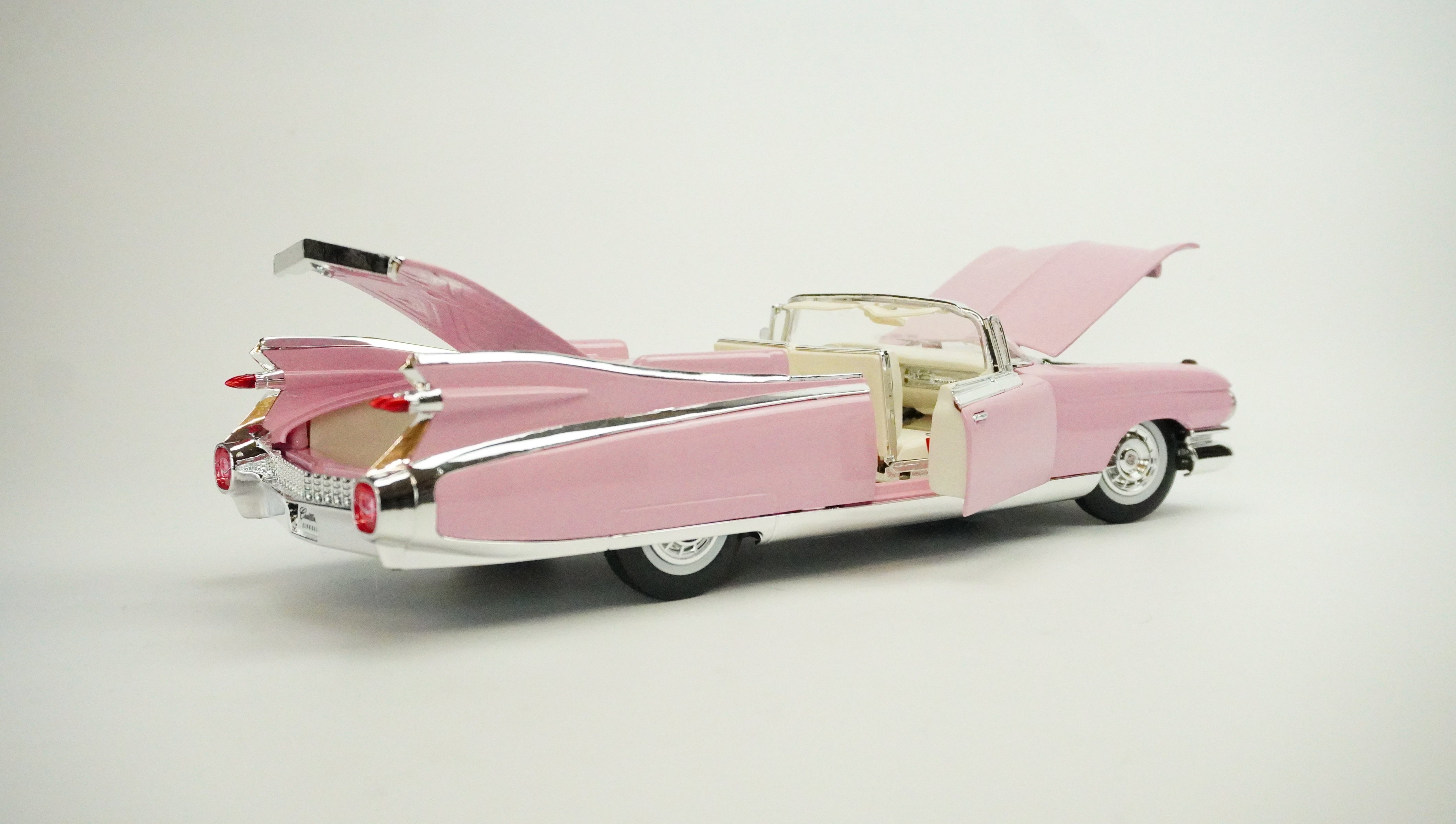 Cadillac Eldorado Elvis Convertible (without box) 1959 1:18