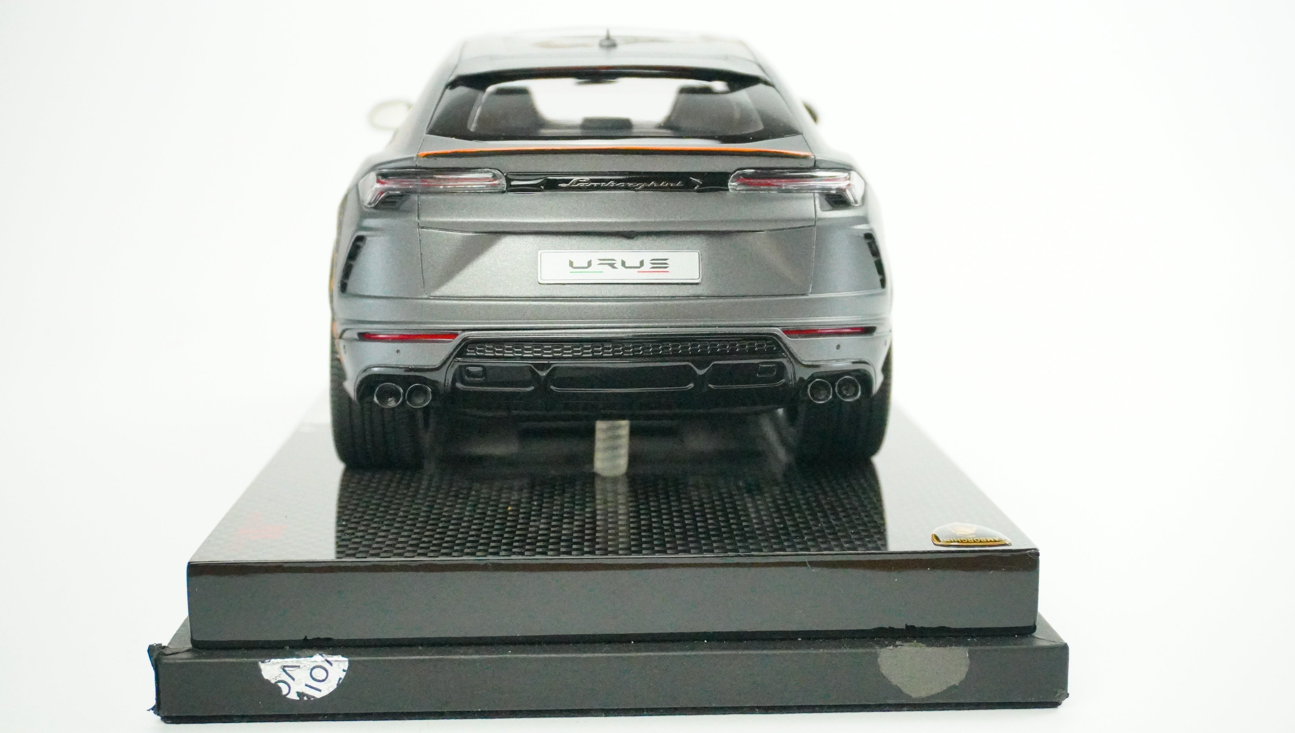 Lamborghini Urus Drache Limited (incl. showcase) 1:18