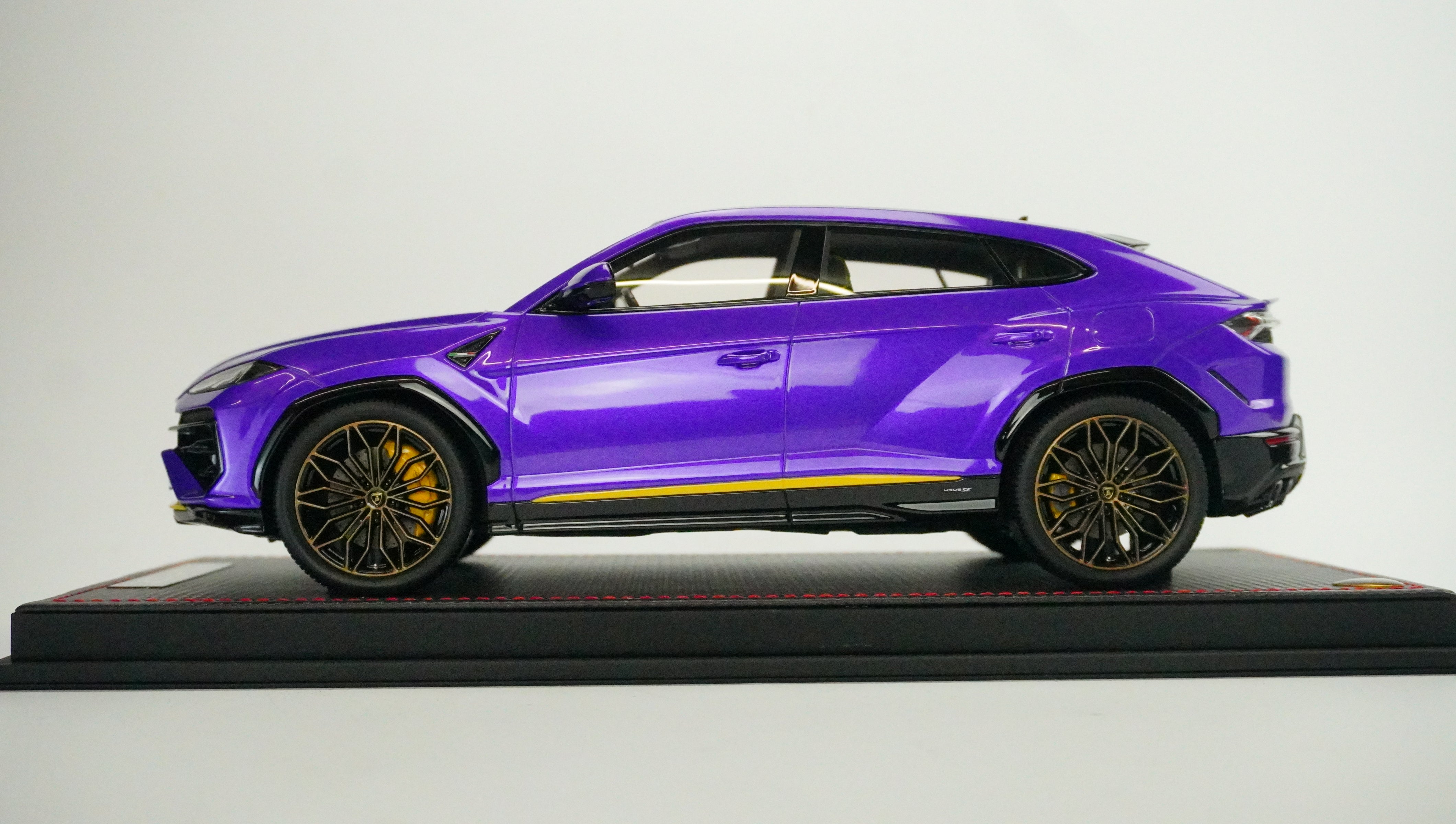 Lamborghini Urus SE Limited 2023 (incl. Showcase) 1:18