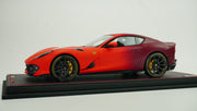 Ferrari 812 Competizione Limited (incl. Showcase) 1:18