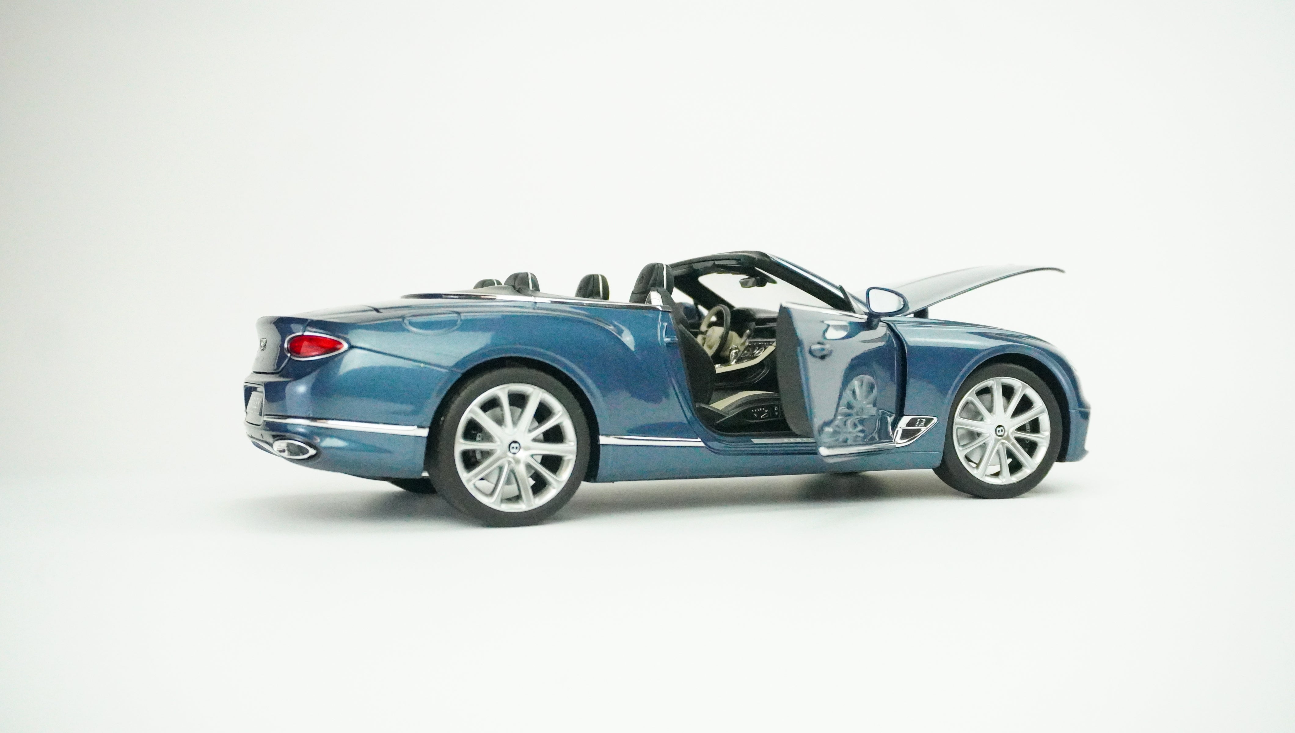 Bentley Continental GT Cabrio 1:18