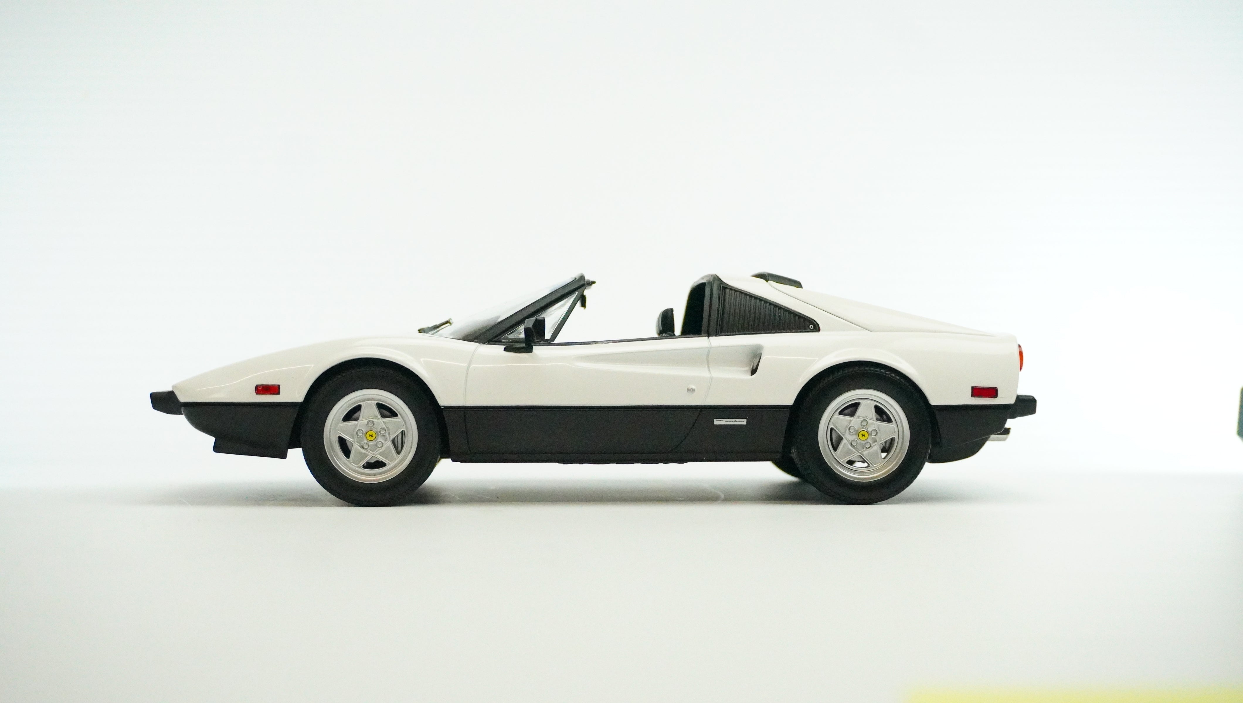 Ferrari 308 GTS Spider Limited 1982 1:18