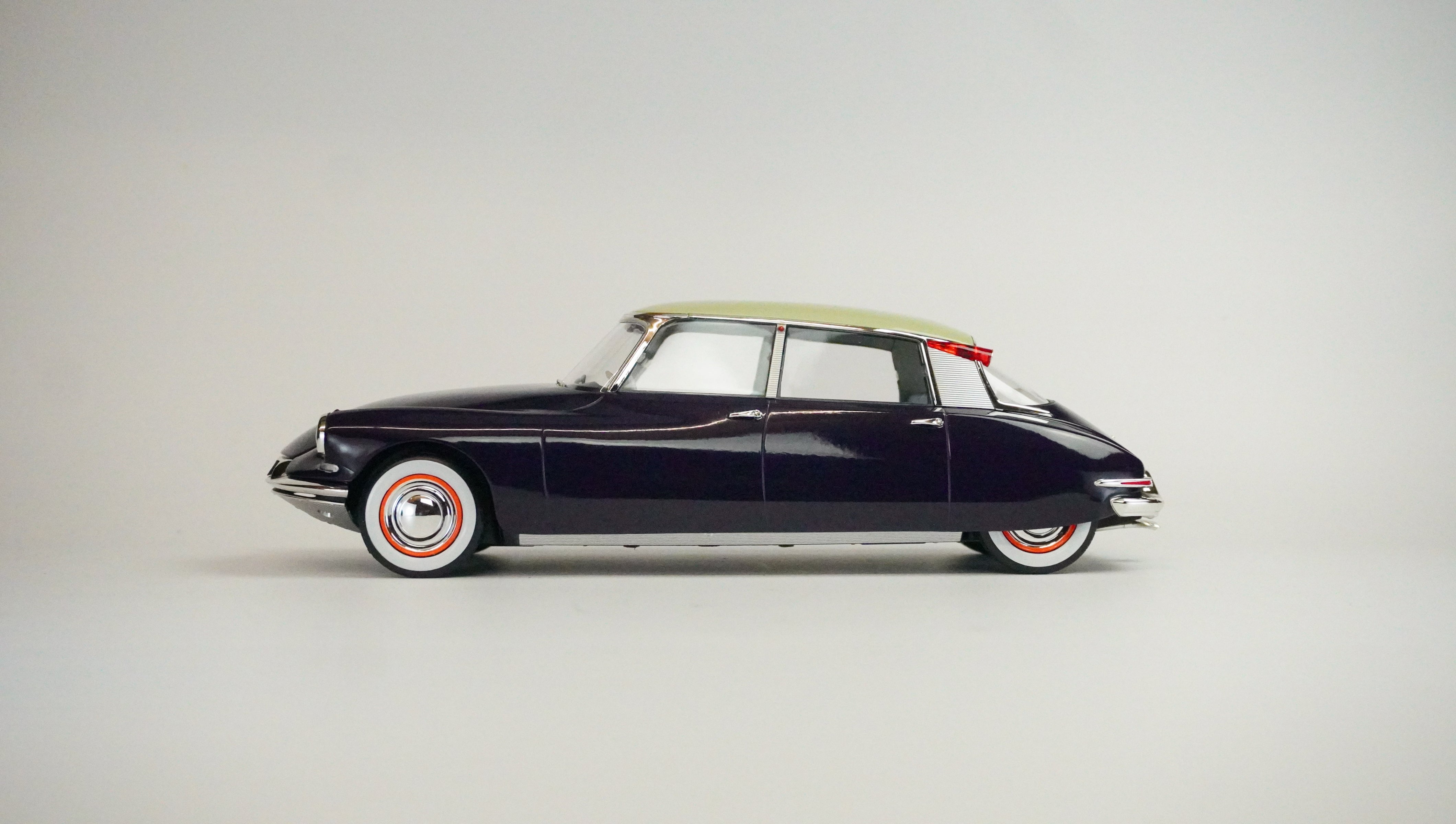 Citroën DS 19 Limited 1956 1:18