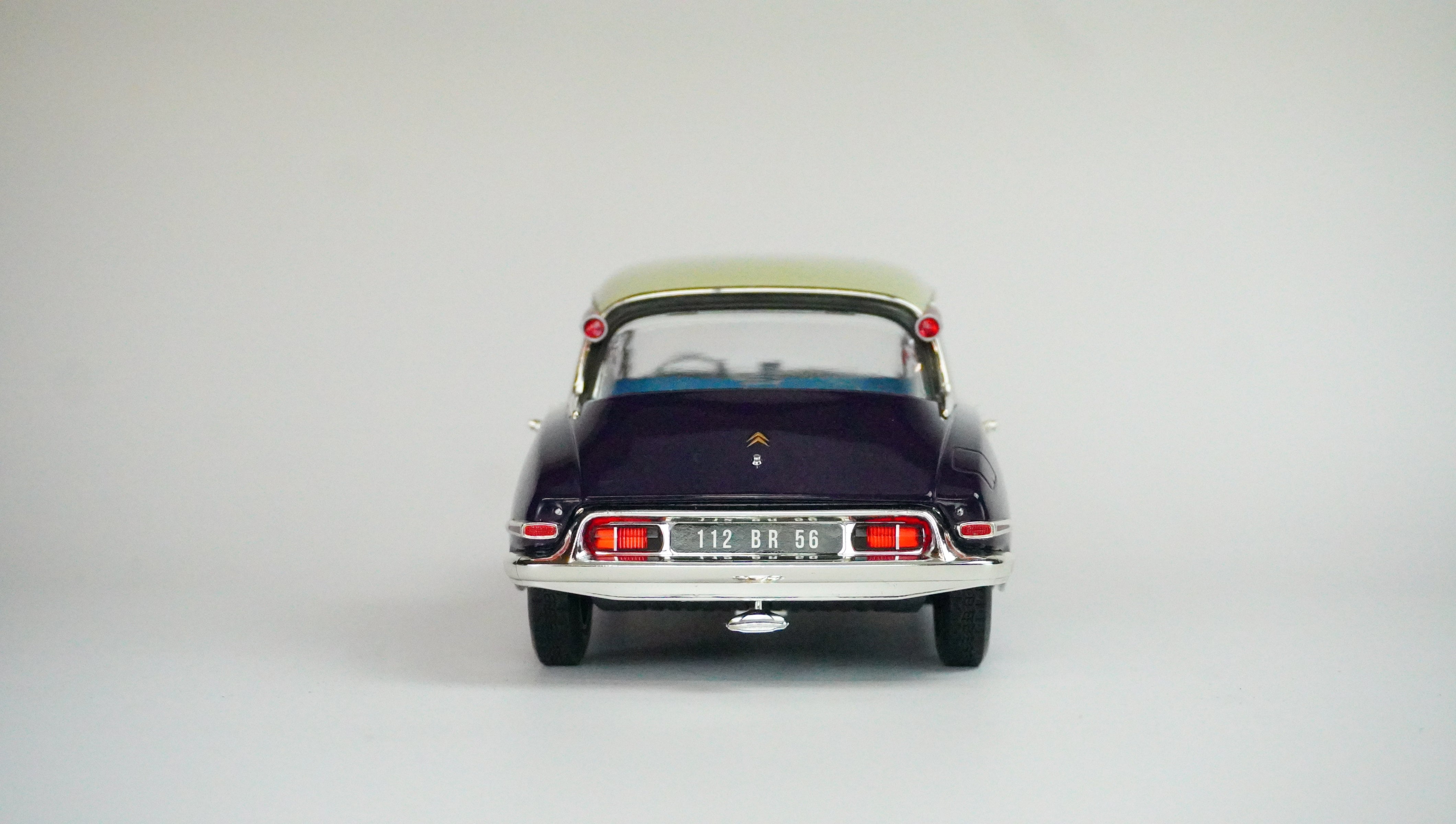 Citroën DS 19 Limited 1956 1:18