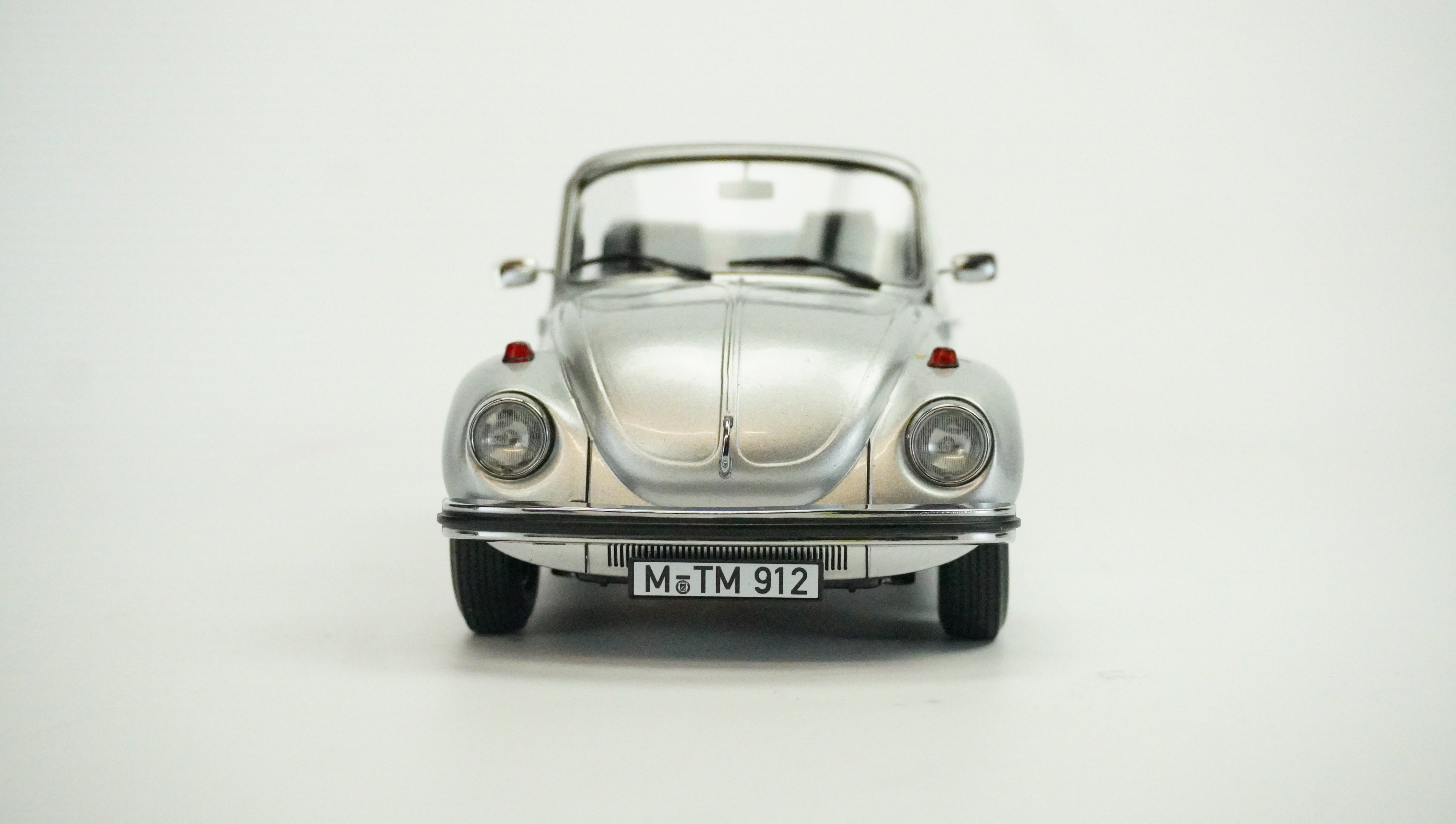 VW Beetle 1303 Convertible 1973 1:18