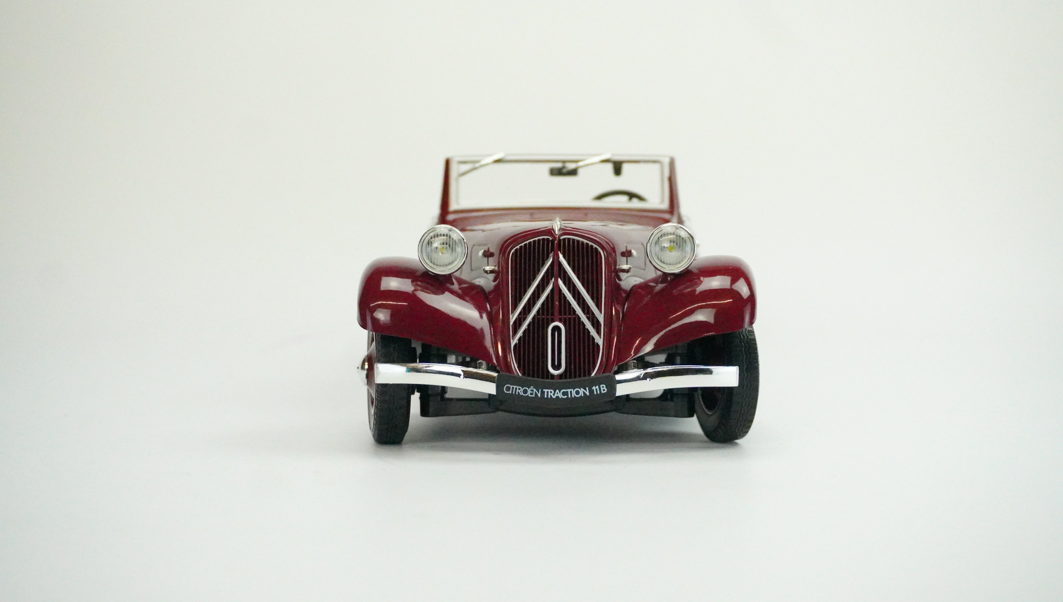 Citroën Traction Cabrio (without box) 1938 1:18