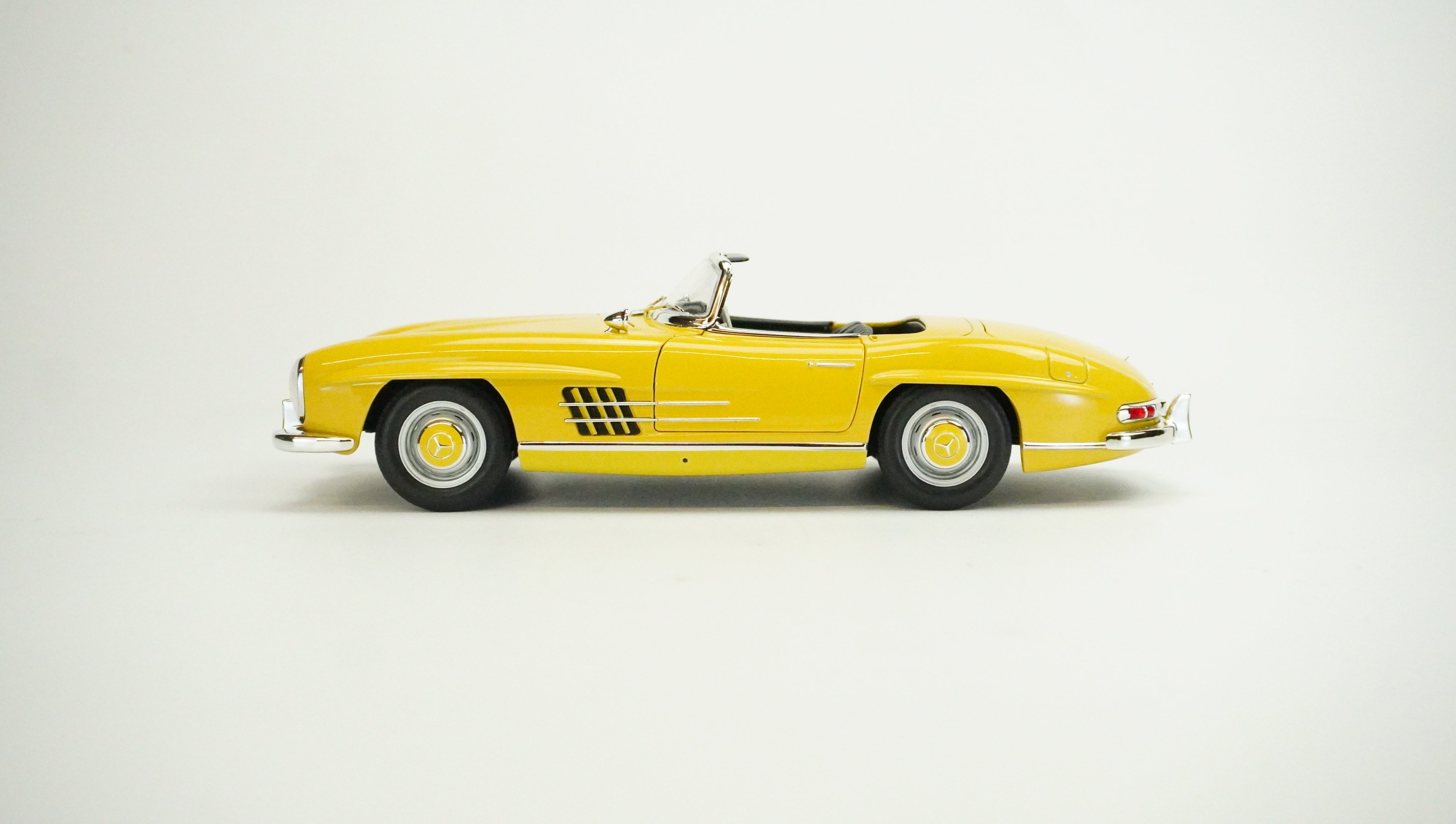Mercedes-Benz 300SL Roadster 1957 1:18