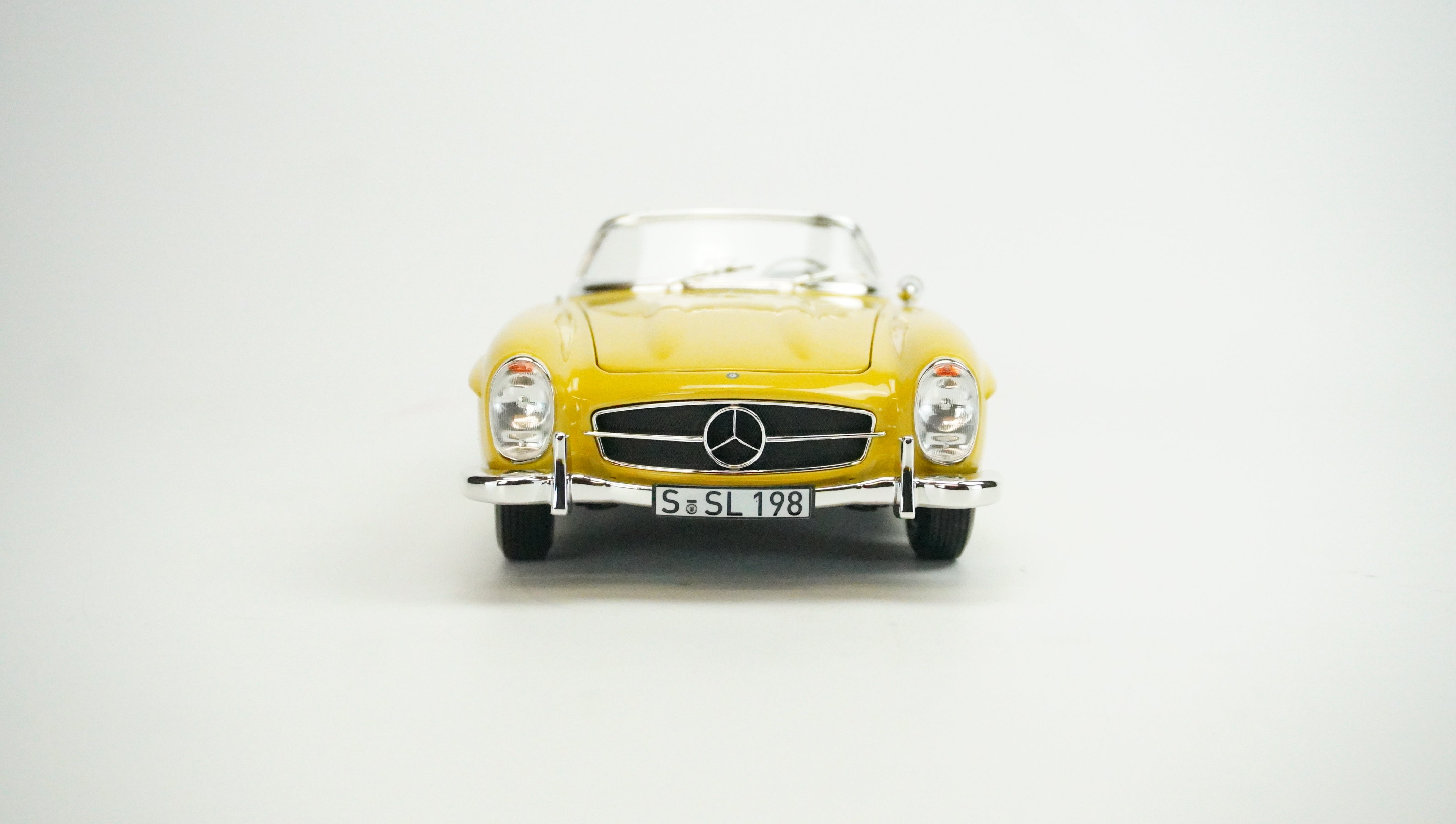 Mercedes-Benz 300SL Roadster 1957 1:18