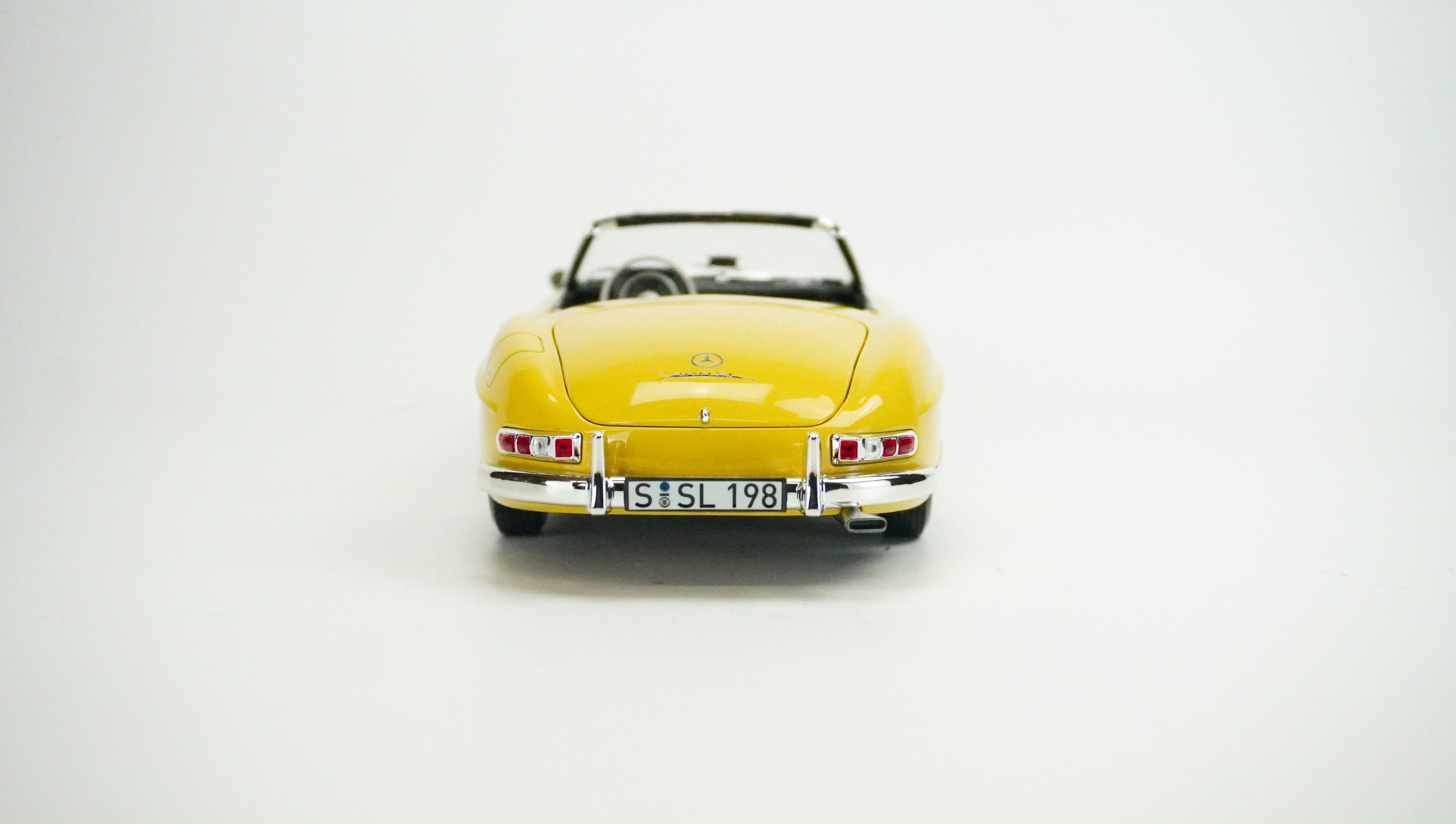 Mercedes-Benz 300SL Roadster 1957 1:18