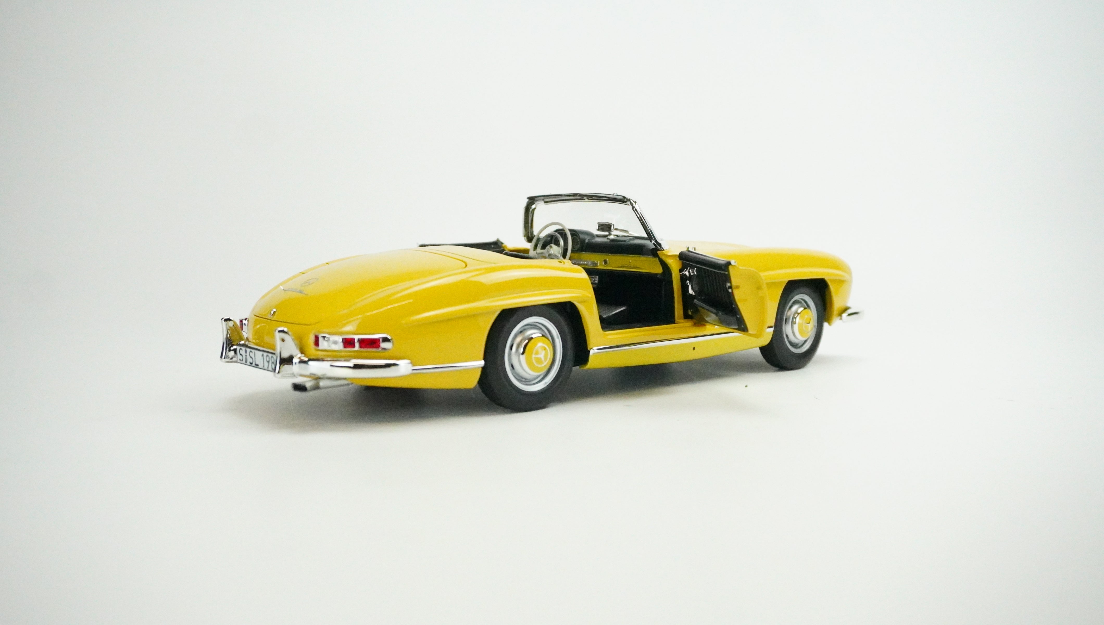 Mercedes-Benz 300SL Roadster 1957 1:18