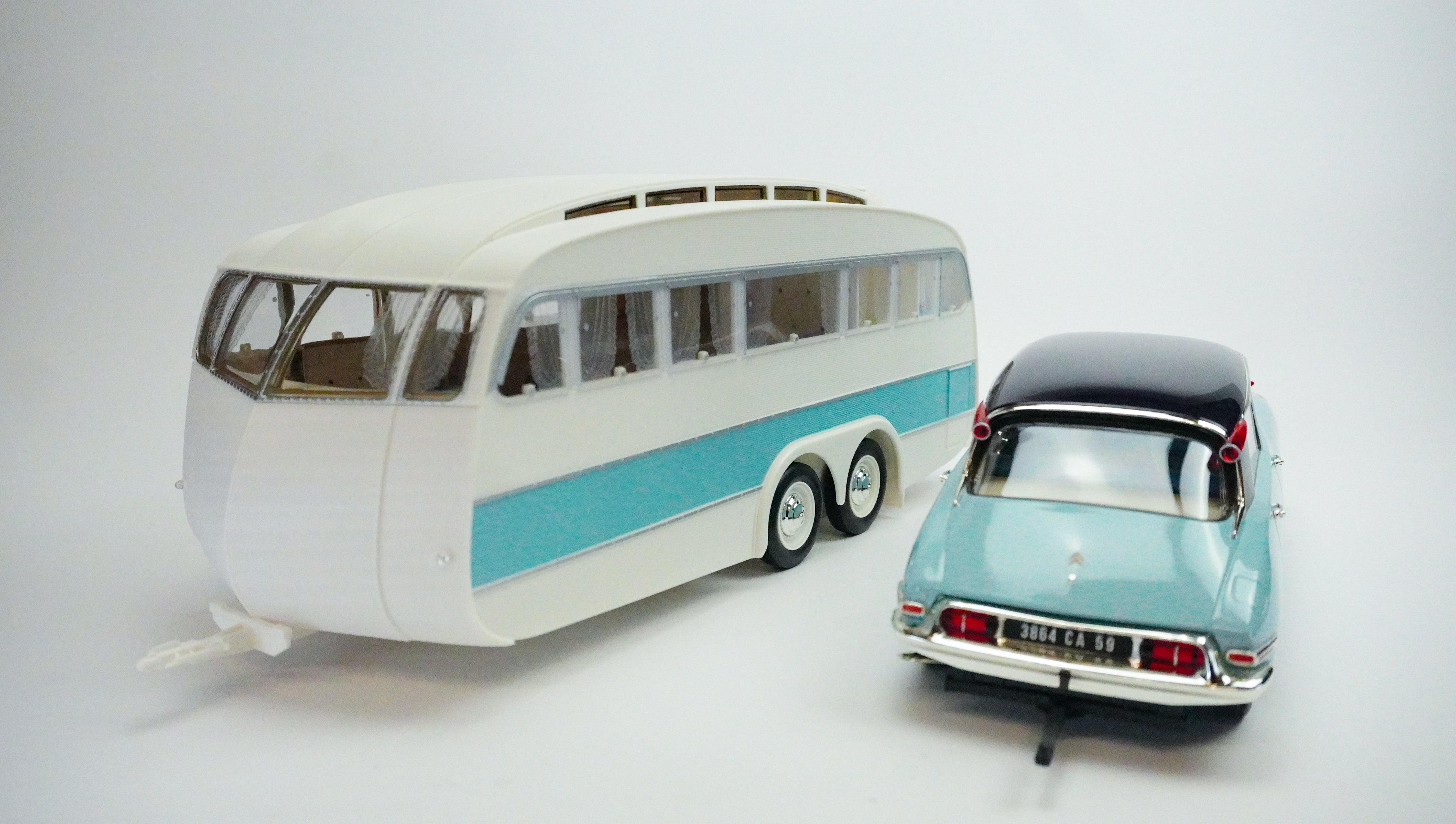 Citroën DS19 & Caravan Trailer 1:18