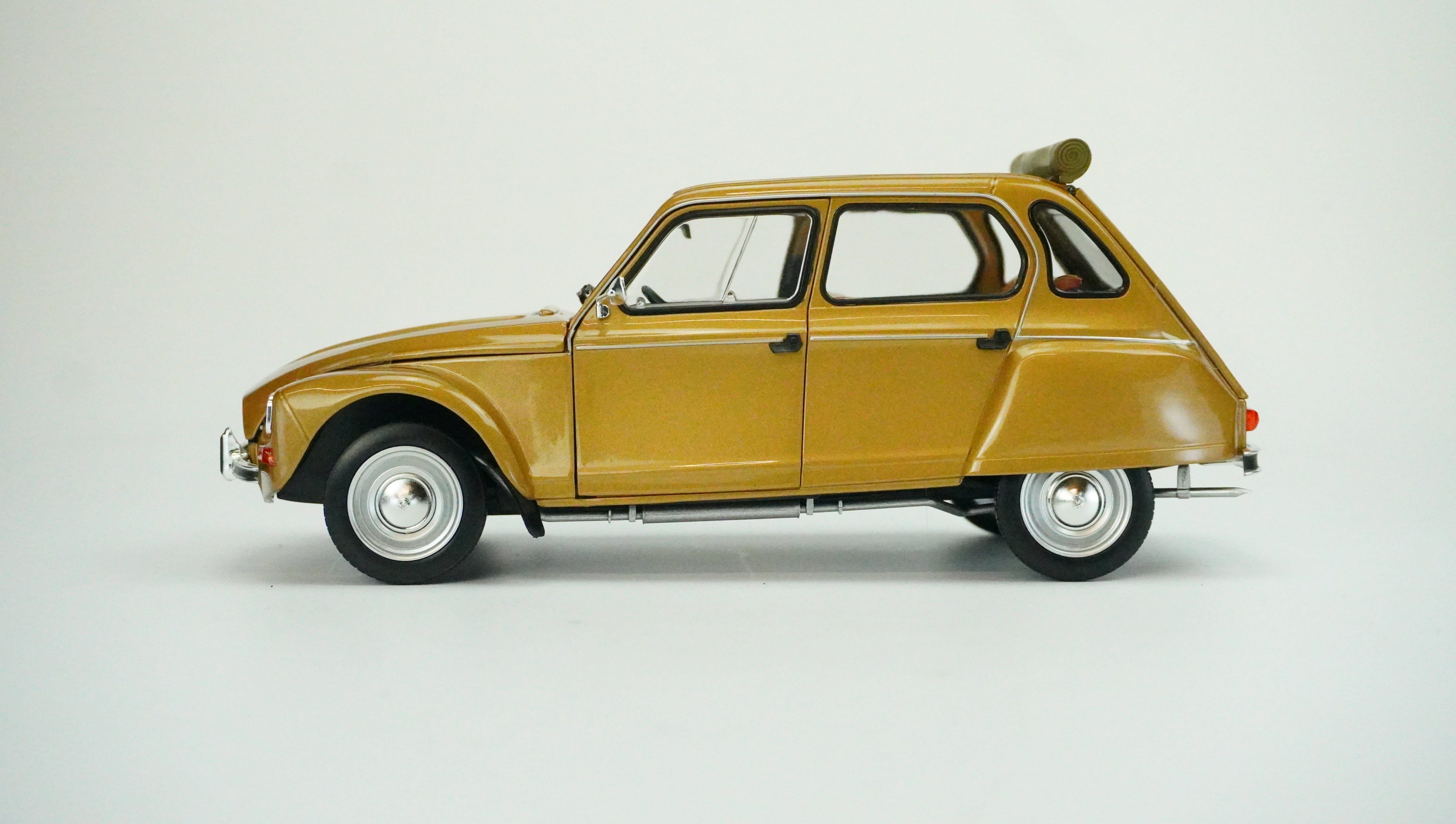 Citroën Dyane 1978 1:18