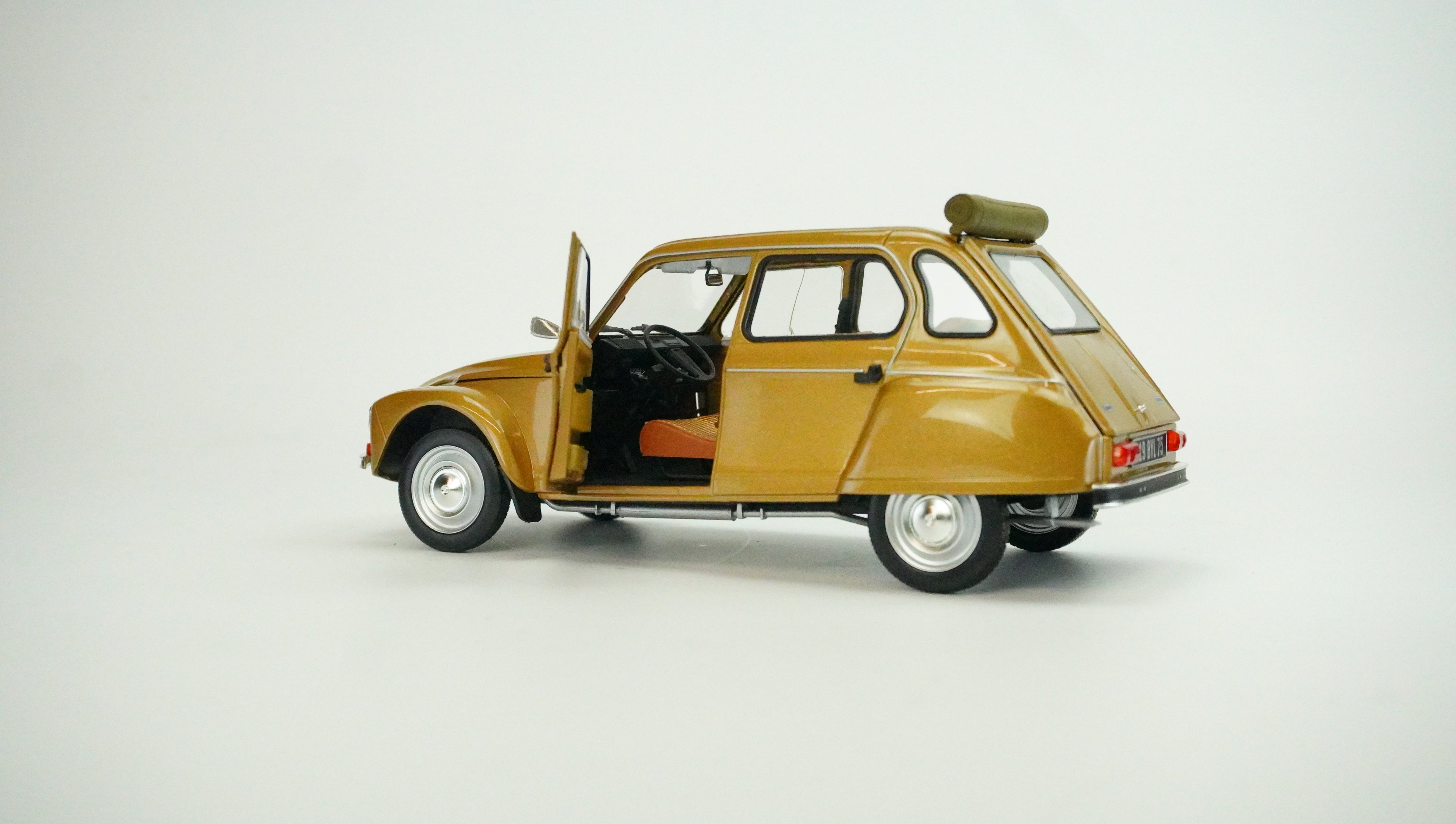 Citroën Dyane 1978 1:18