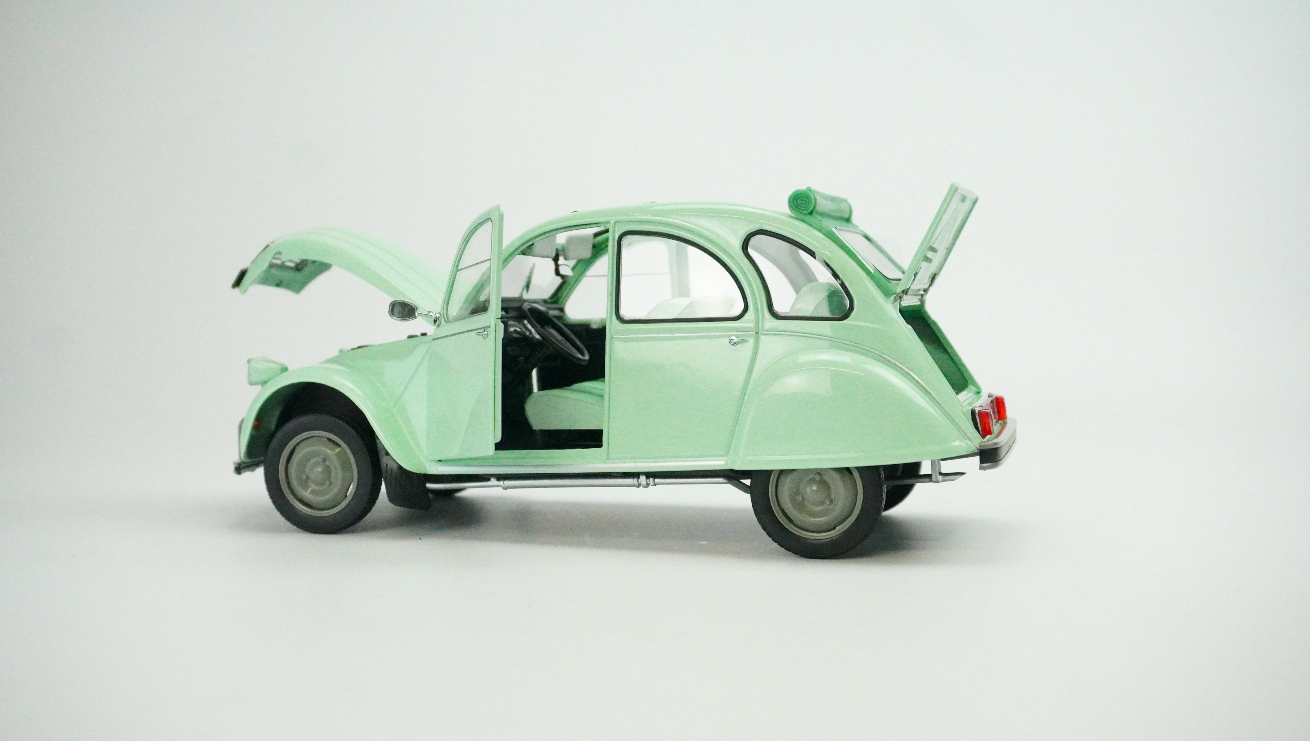 Citroën 2CV 6 Club 1982 1:18