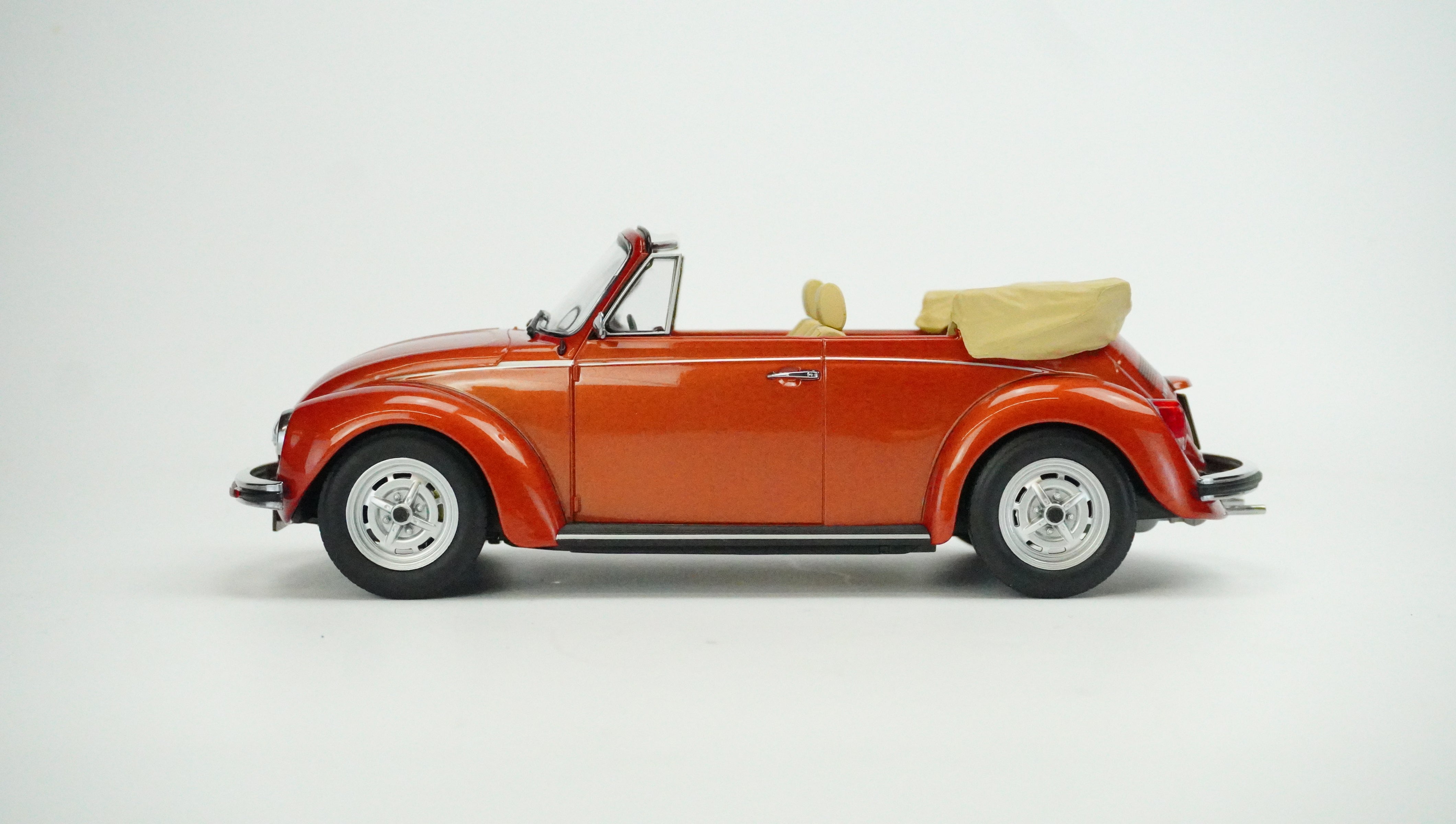 VW Käfer 1303 Cabrio 1976 1:18
