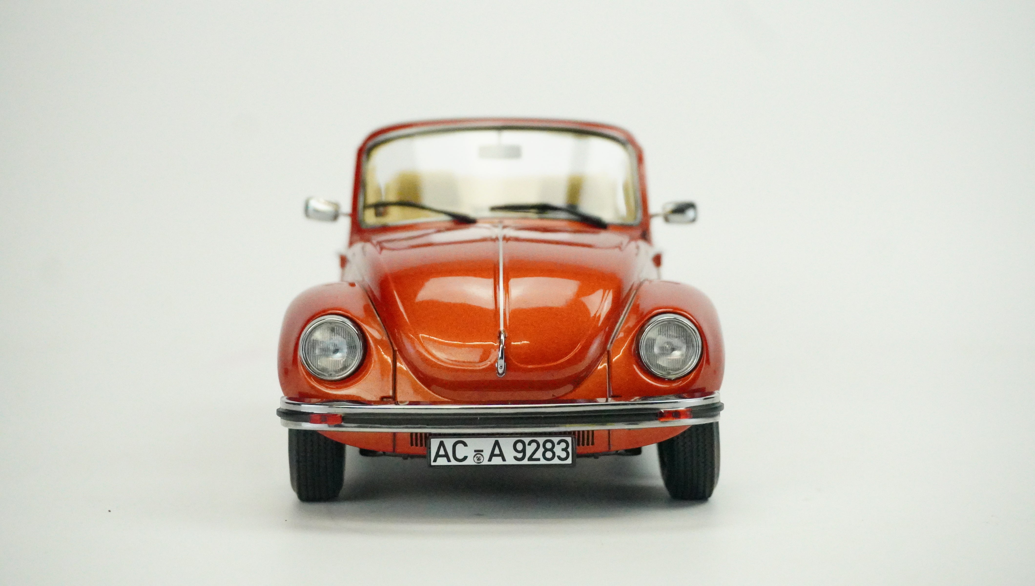 VW Beetle 1303 Convertible 1976 1:18