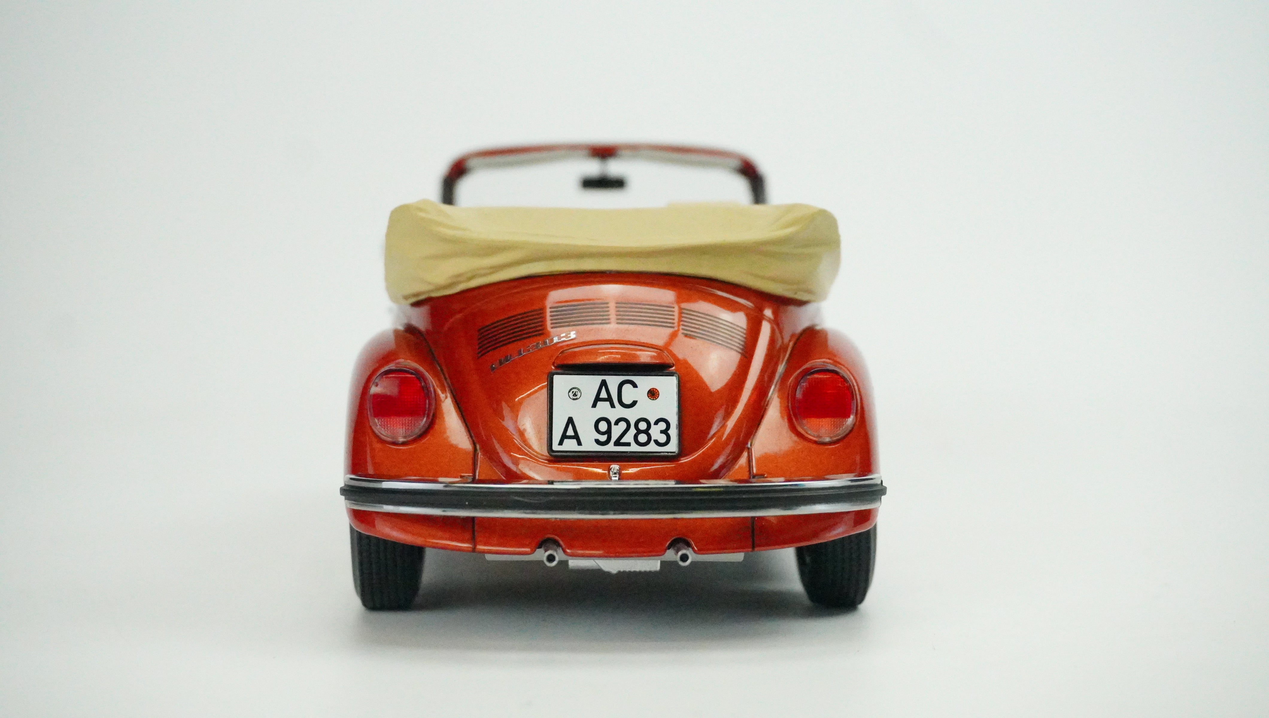 VW Beetle 1303 Convertible 1976 1:18