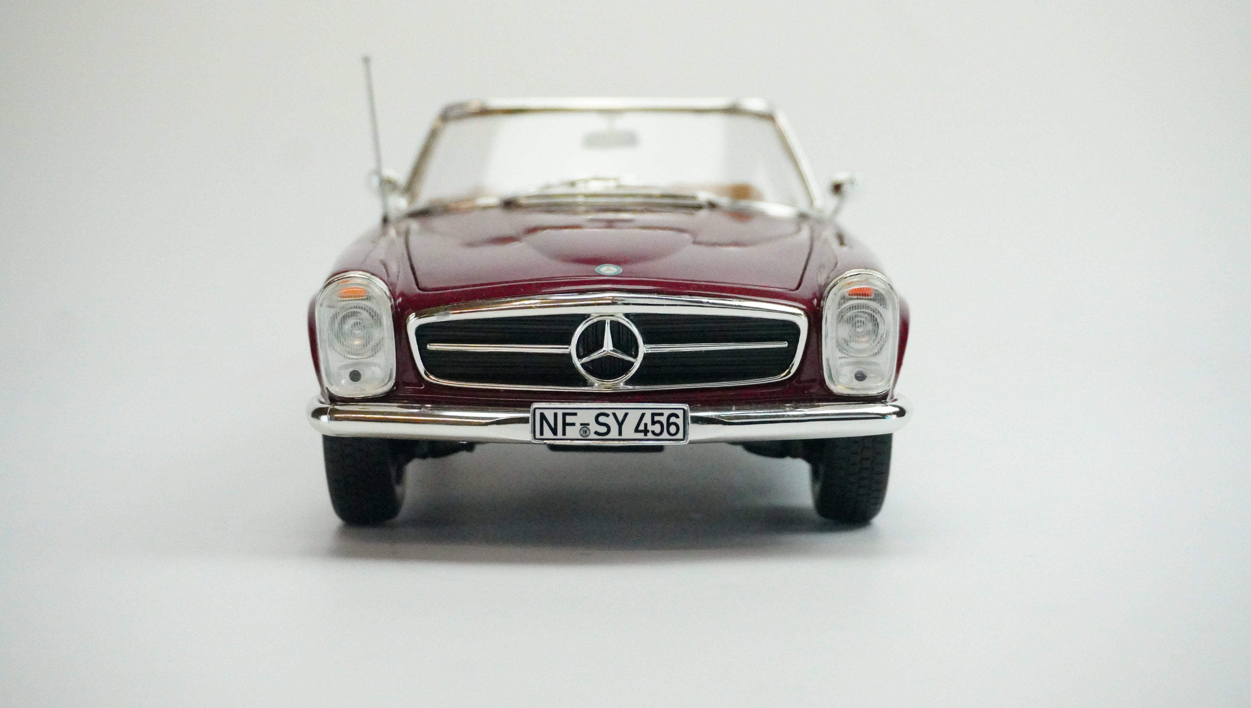 Mercedes Benz 230SL Convertible 1963 1:18
