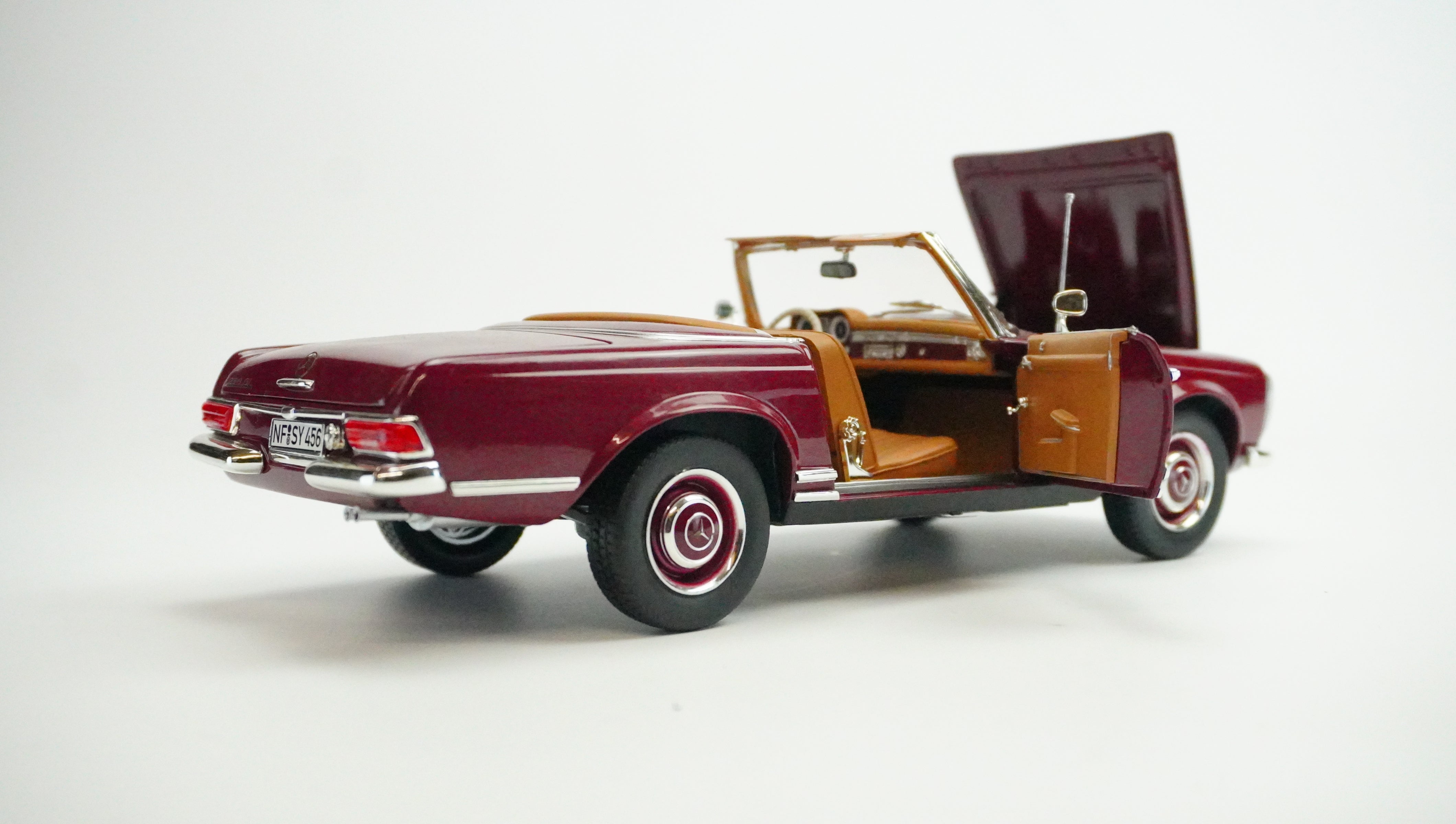 Mercedes Benz 230SL Convertible 1963 1:18
