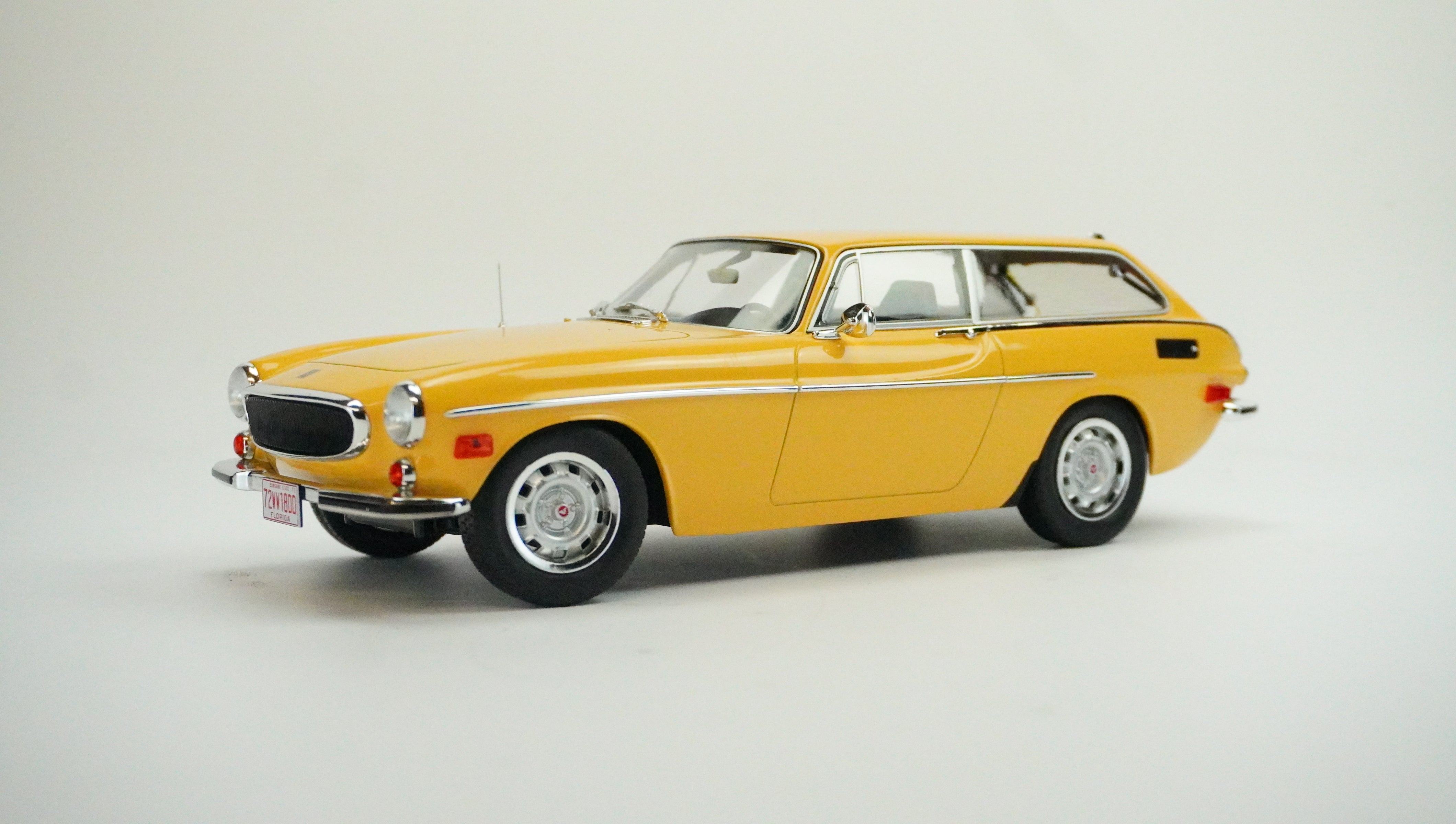 Volvo 1800ES US-Version Limited 1972 1:18