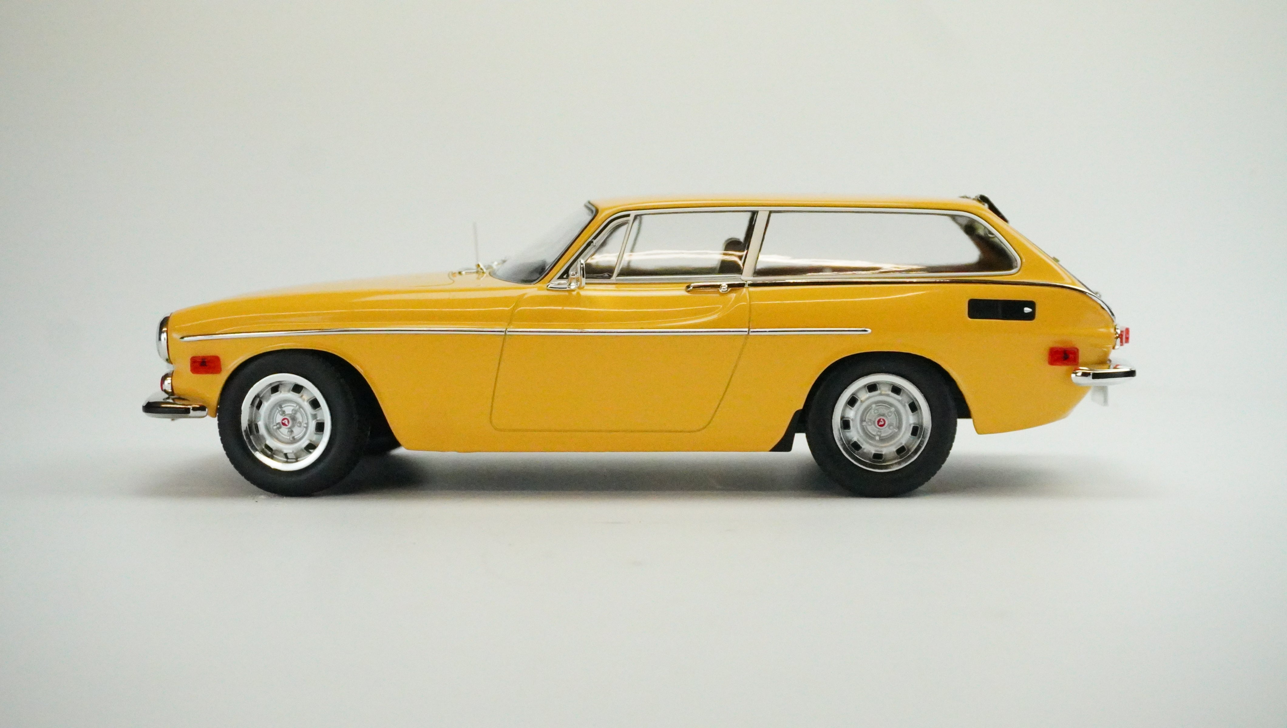 Volvo 1800ES US-Version Limited 1972 1:18