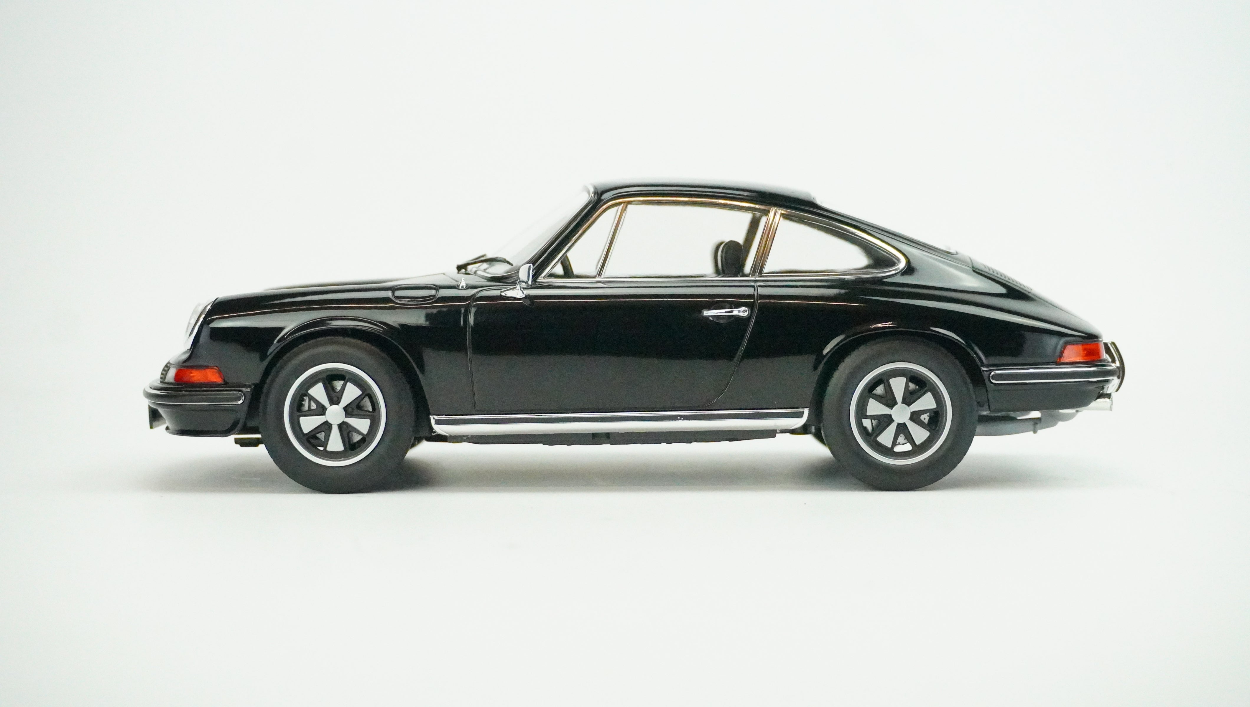 Porsche 911 S 1973 1:18