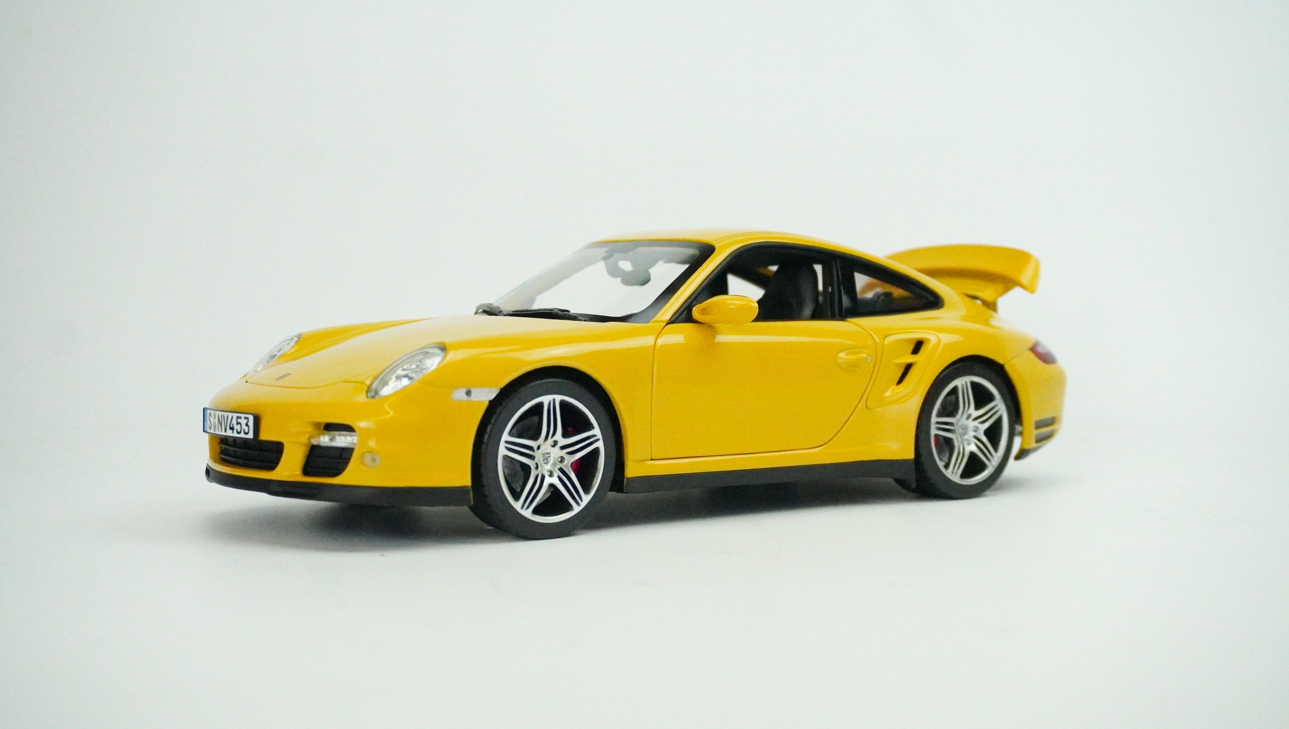 Porsche 911 Turbo 1:18